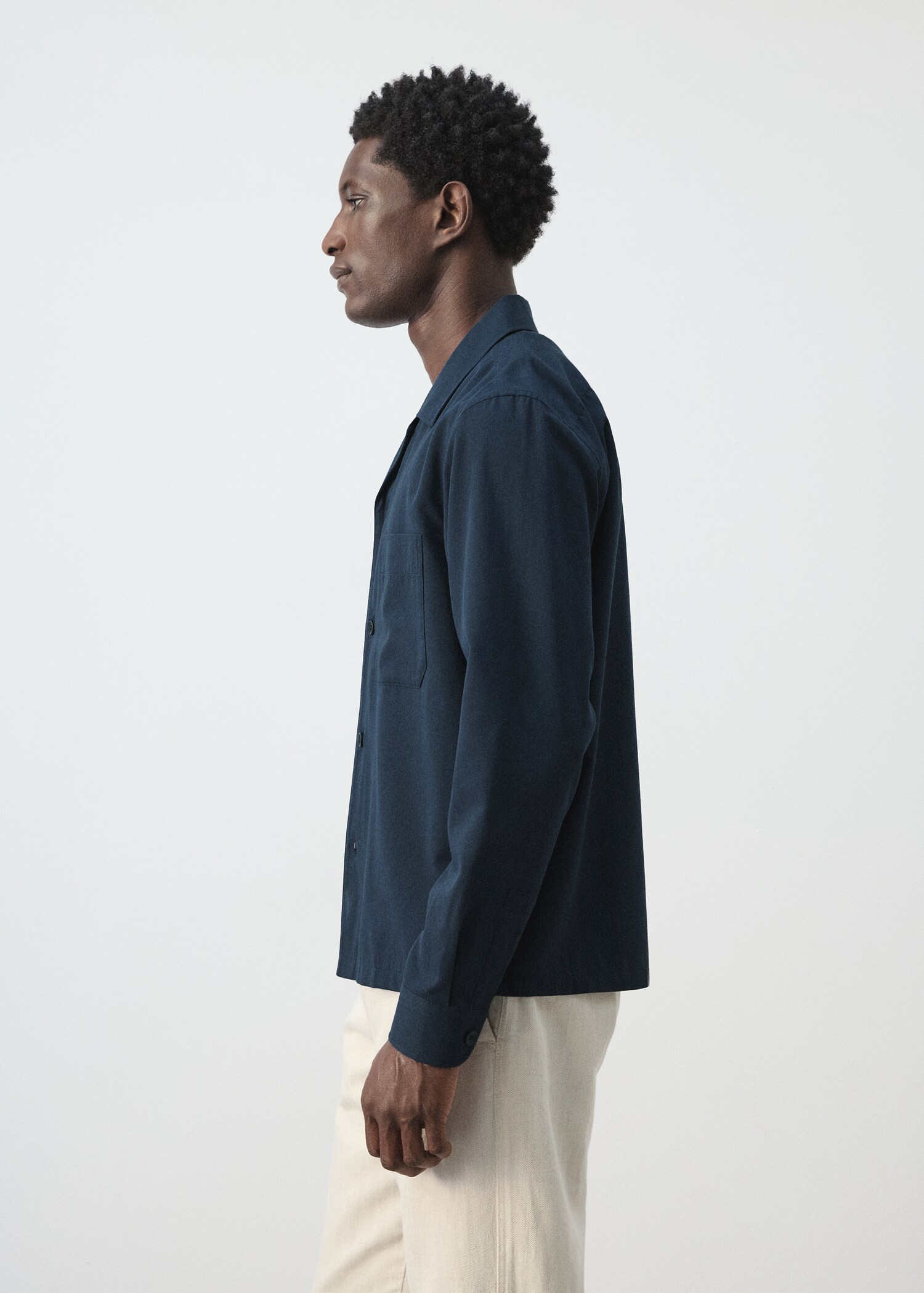 قميص علوي من القطن بياقة بولينغ - تفاصيل المنتج 2