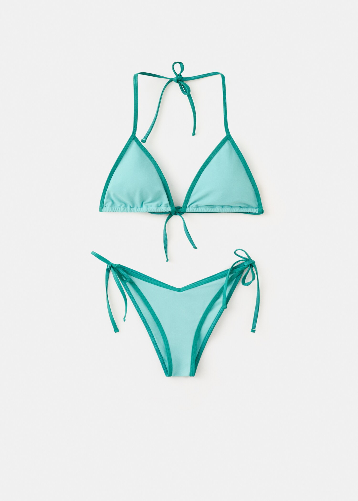 Tvåfärgad bikini med brasiliansk trosa - Artikel utan modell