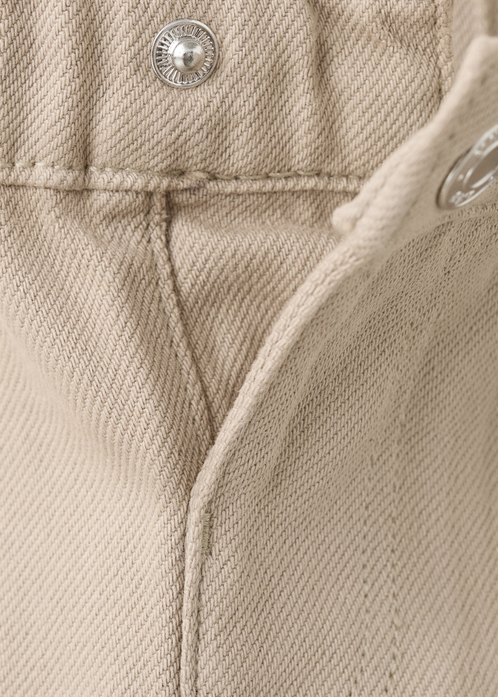 Calças de ganga abaloadas - Pormenor do artigo 8, Castanho. Ref: 27046718-00.