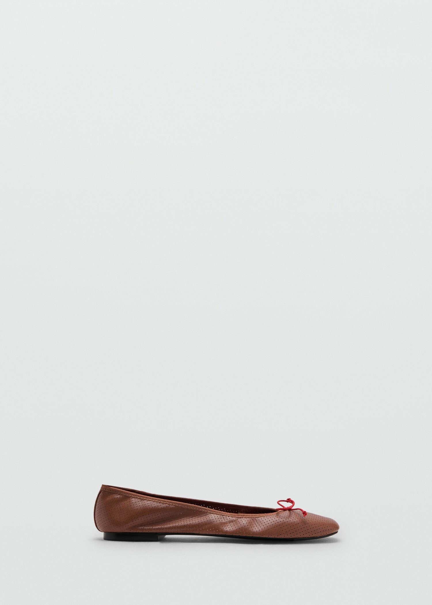 Cut-out bow ballerinas - Article without model