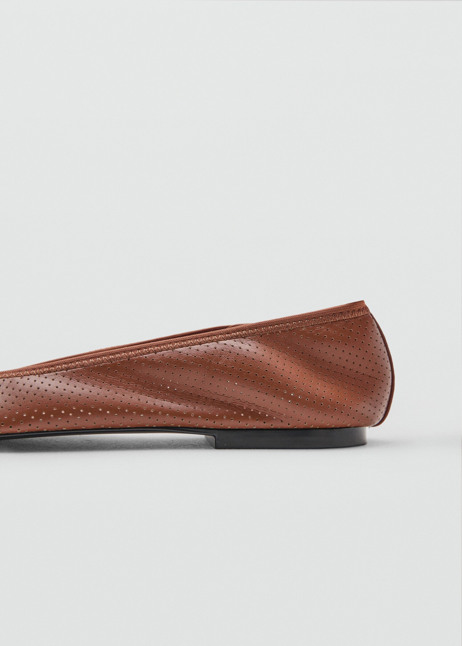 Cut-out bow ballerinas - Details of the article 1