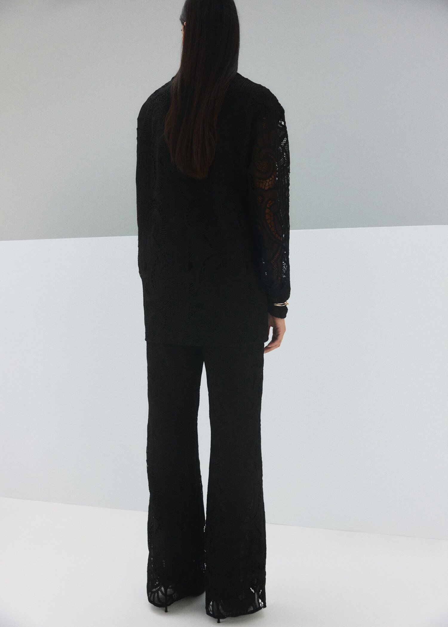 Straight pants with openwork embroidery - Reverse of the article