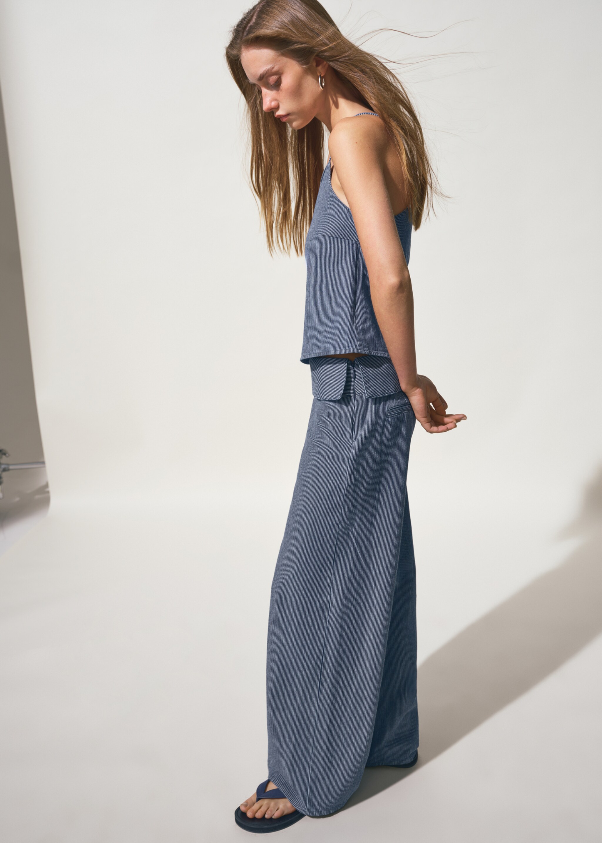 Wide leg striped jeans with rolled-up waist - Details of the article 1, Dark Blue. Ref: 27047139-00.