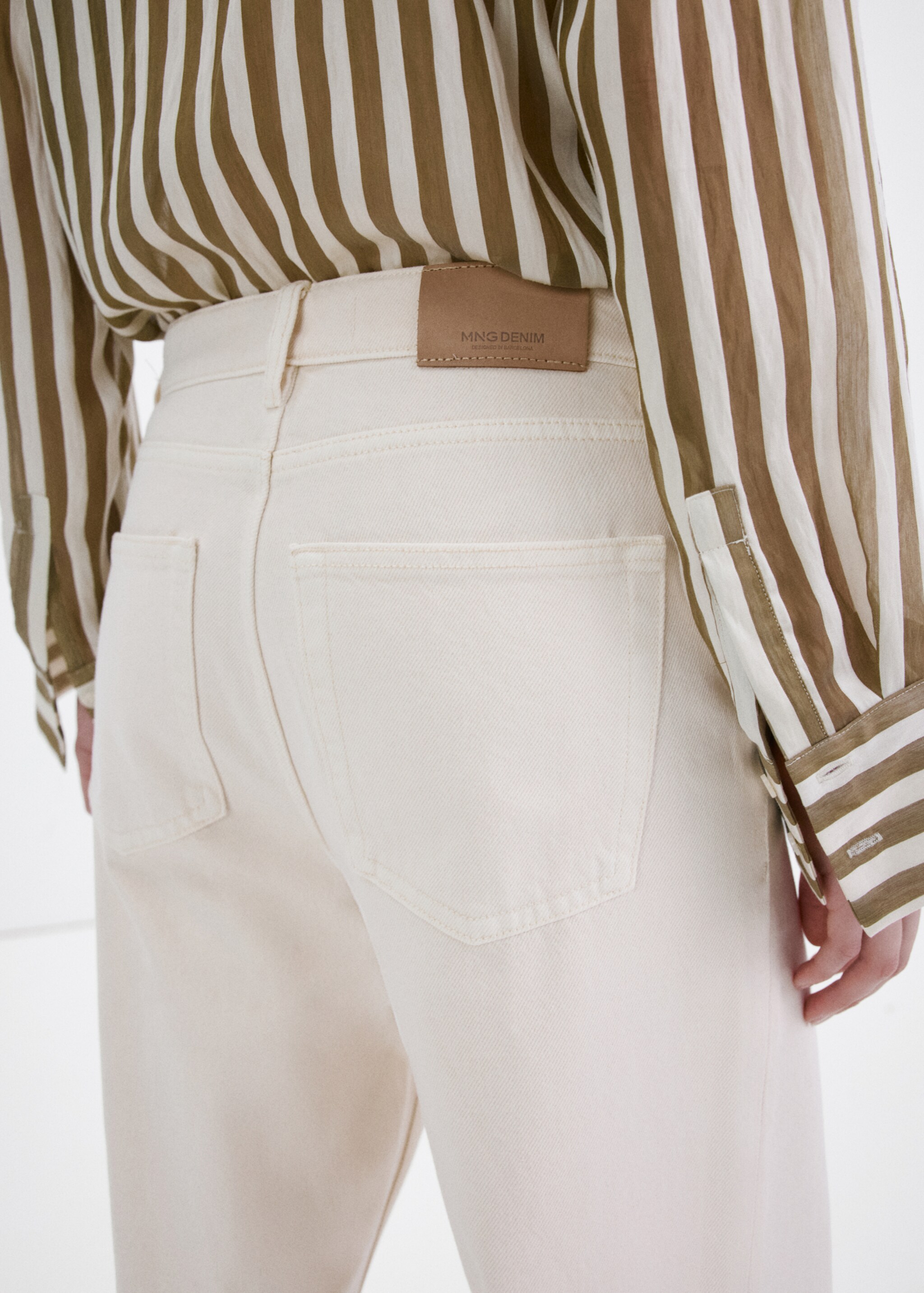 Wide leg mid-rise jeans - Details of the article 6, Off White. Ref: 27047140-00.