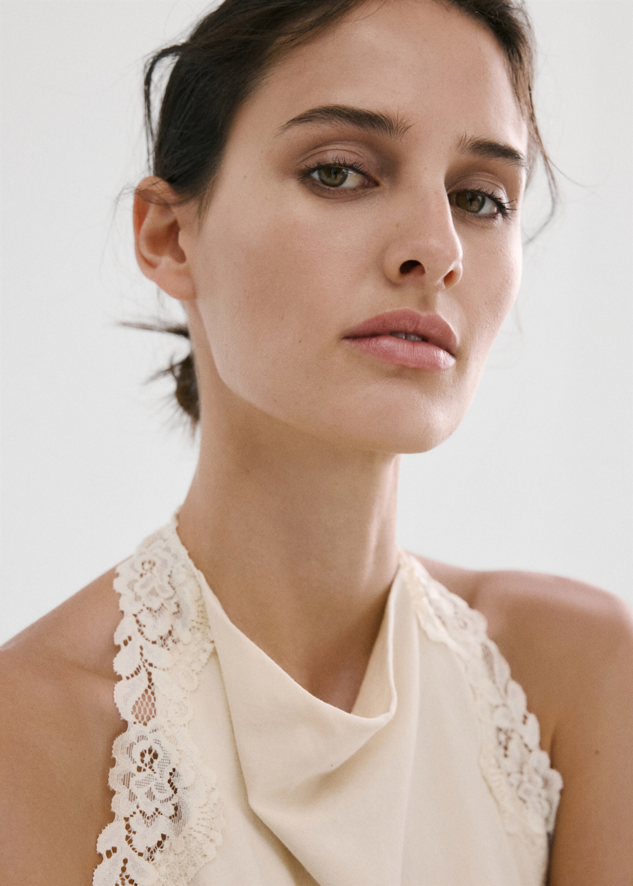 Top encaje cuello halter - Detalle del artículo 1, Crudo. Ref: 27047142-00.