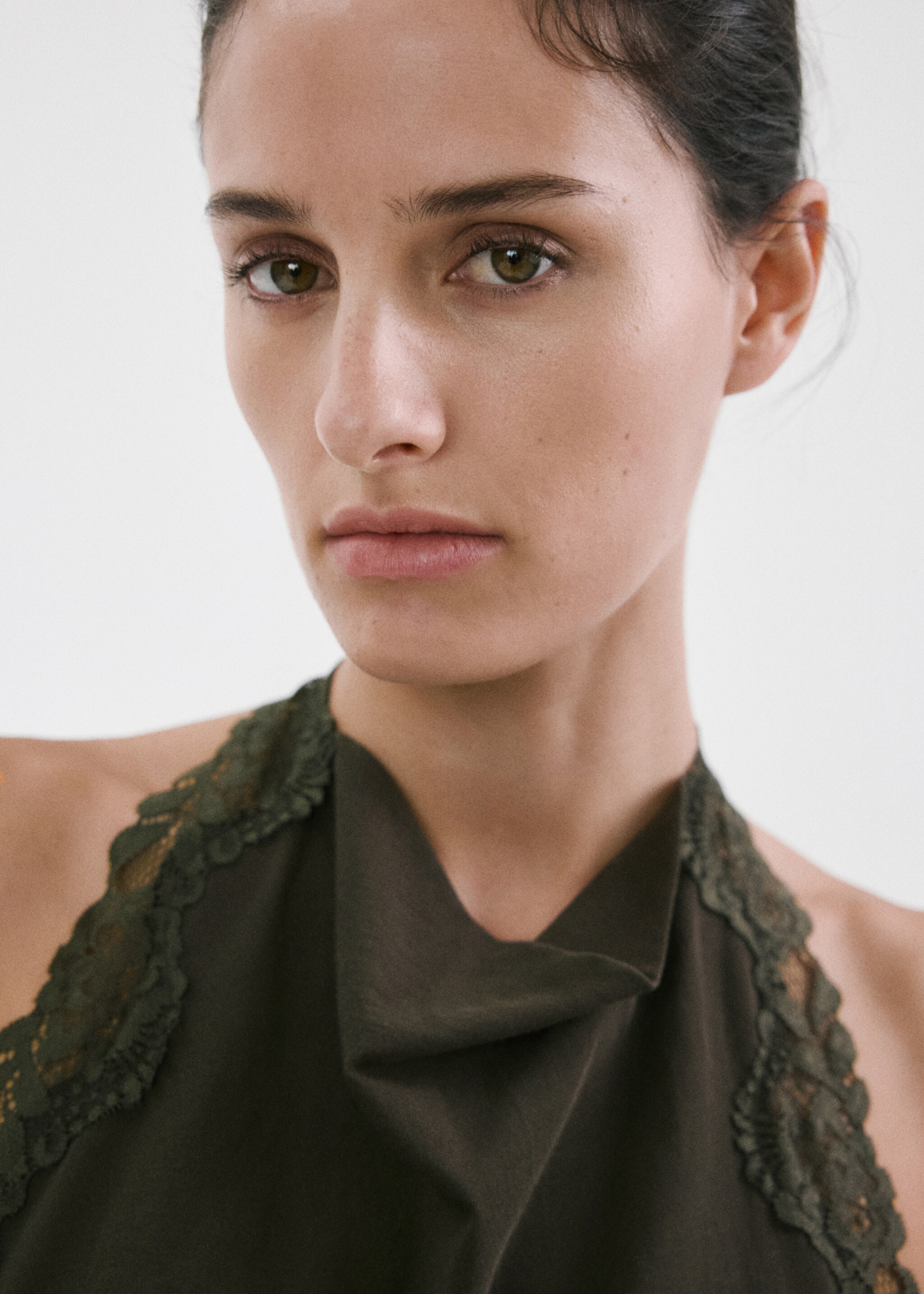Lace halter neck top - Details of the article 1, Khaki. Ref: 27047142-00.