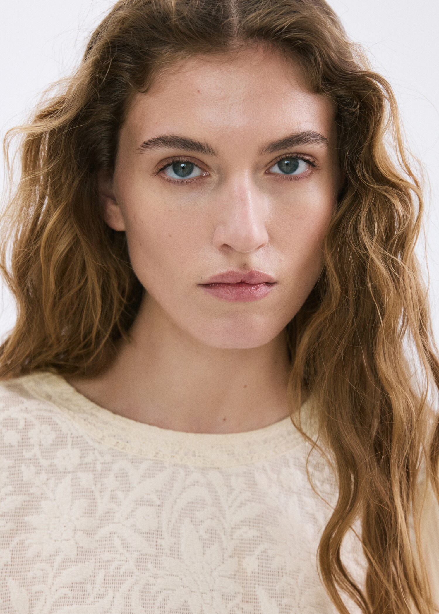 Lace contrast shirt - Details of the article 1