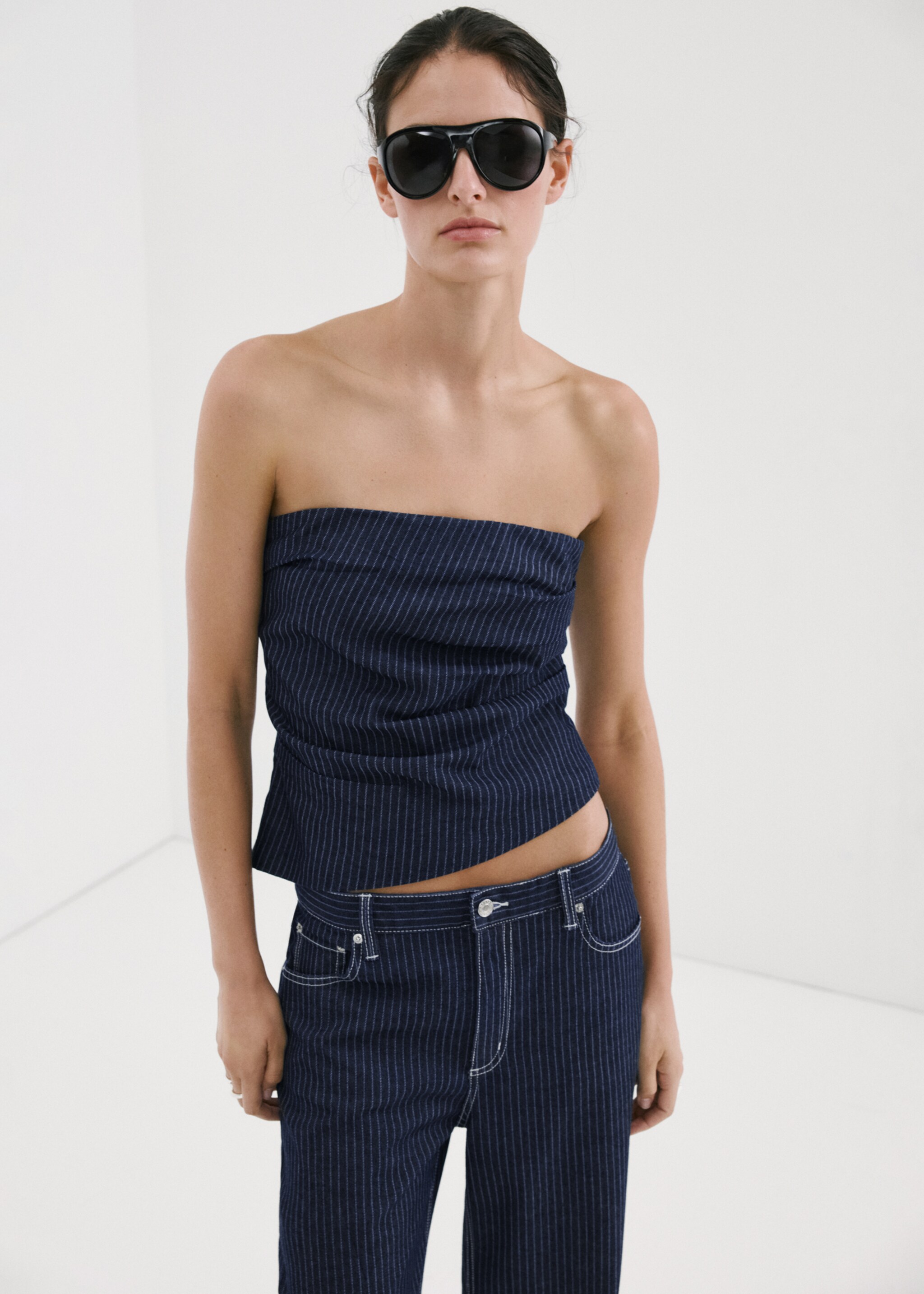 Asymmetric bandeau top - Details of the article 2, Indigo Blue. Ref: 27047150-00.