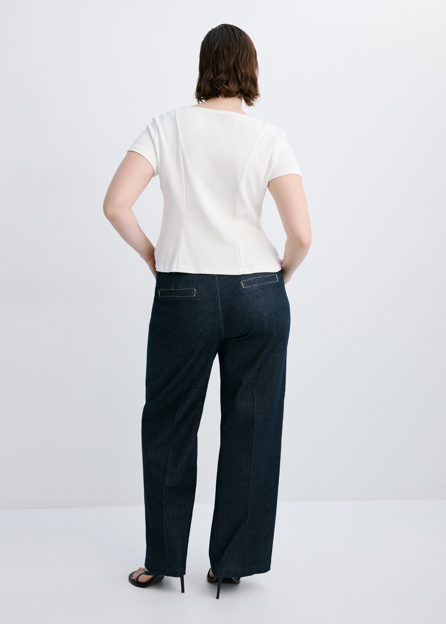 Wide-leg jeans with side buttons - Details of the article 4