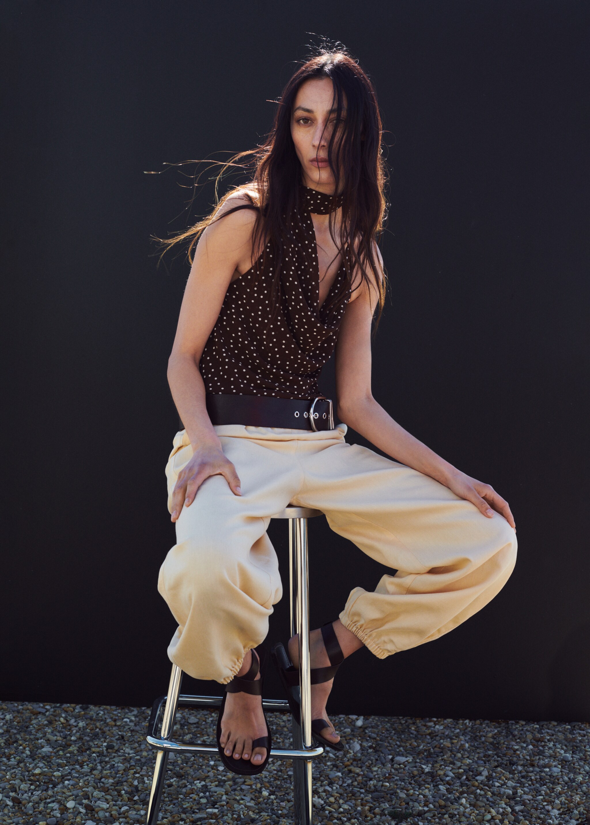 Draped neck scarf top - Details of the article 1, Brown. Ref: 27047154-00.