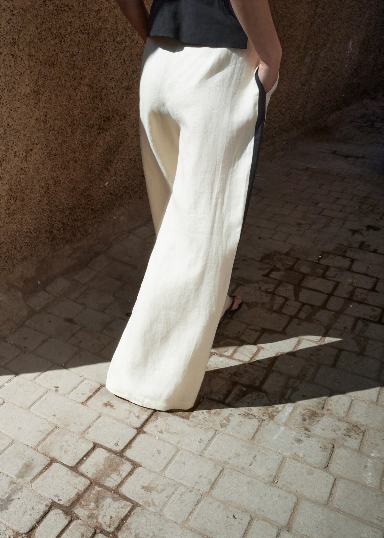 Contrast striped linen pants - Reverse of the article