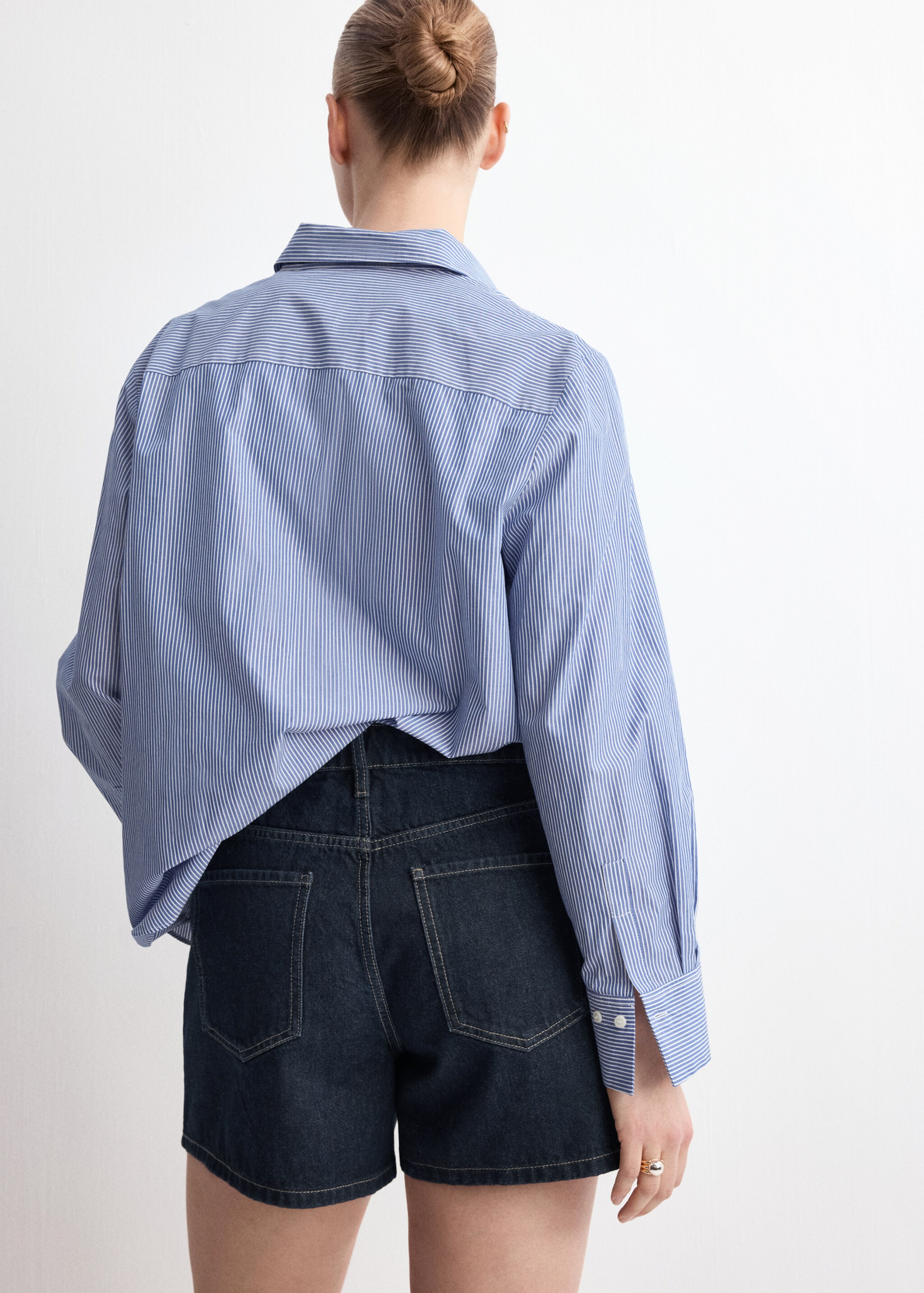 شورتات دنيم مستقيمة بخصر عالي - تفاصيل المنتج 4, أزراق ناصع. Ref: 27047162-00.