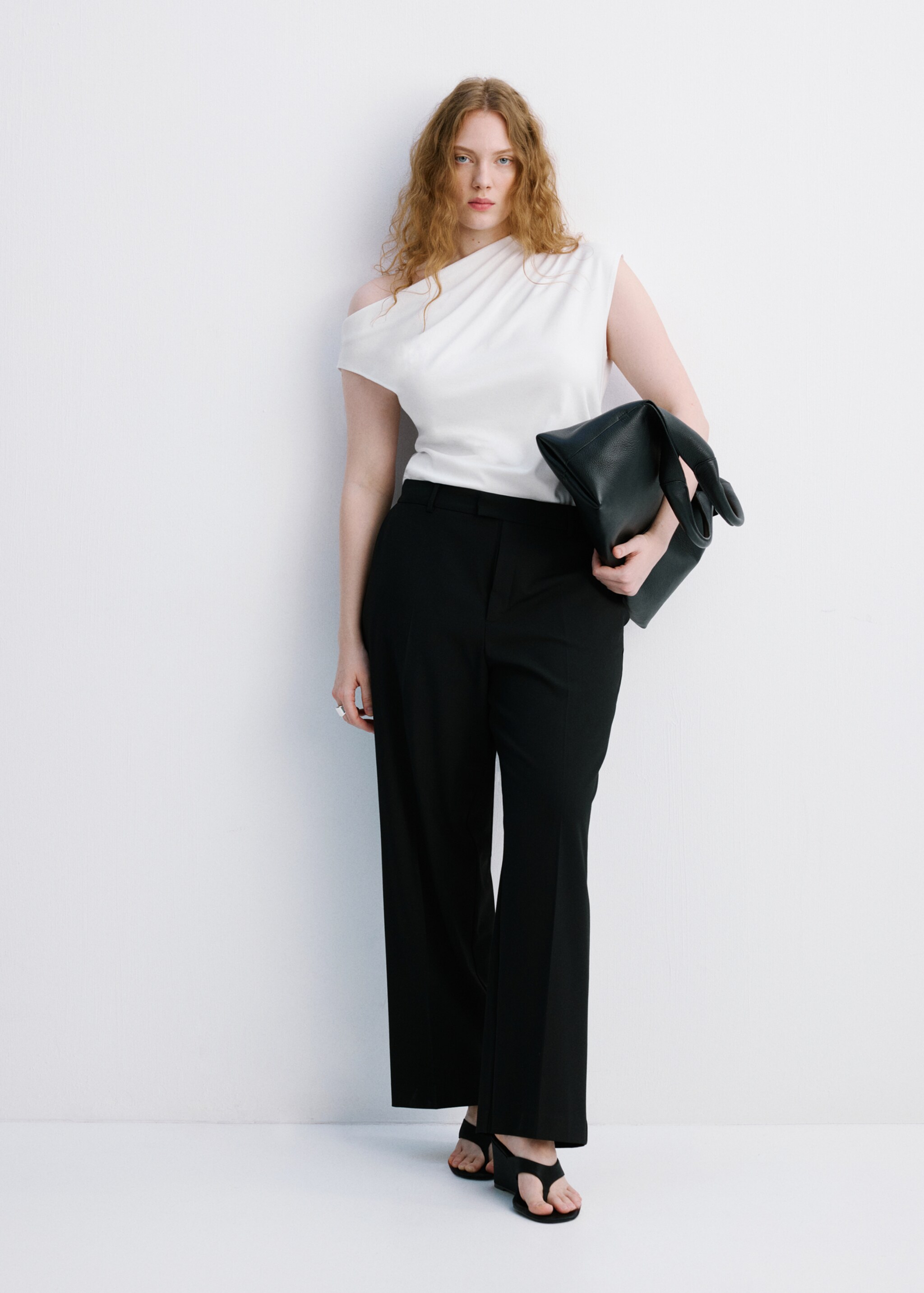 Asymmetric ruched top - Details of the article 3, White. Ref: 27047167-00.