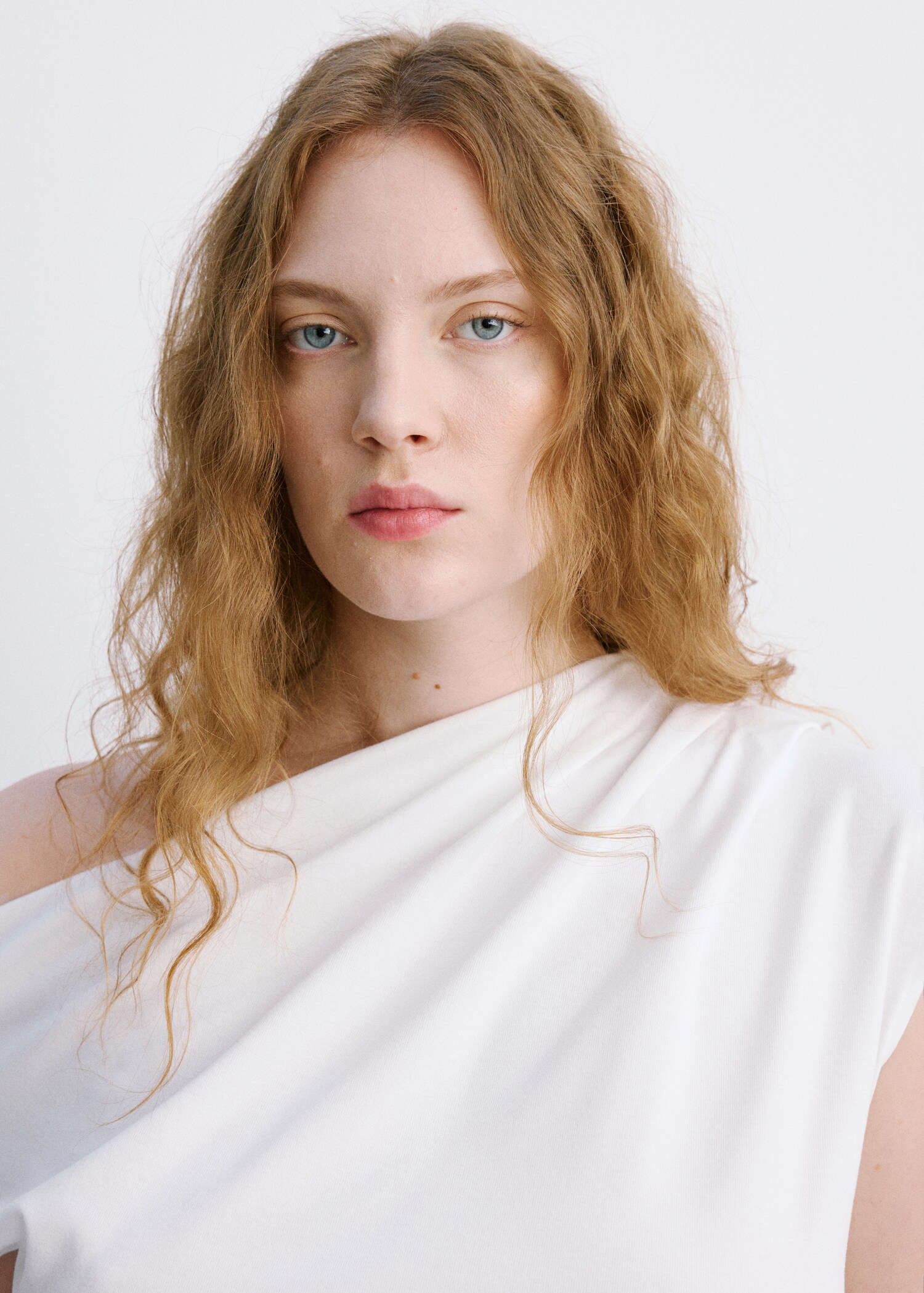 Asymmetric ruched top - Details of the article 4