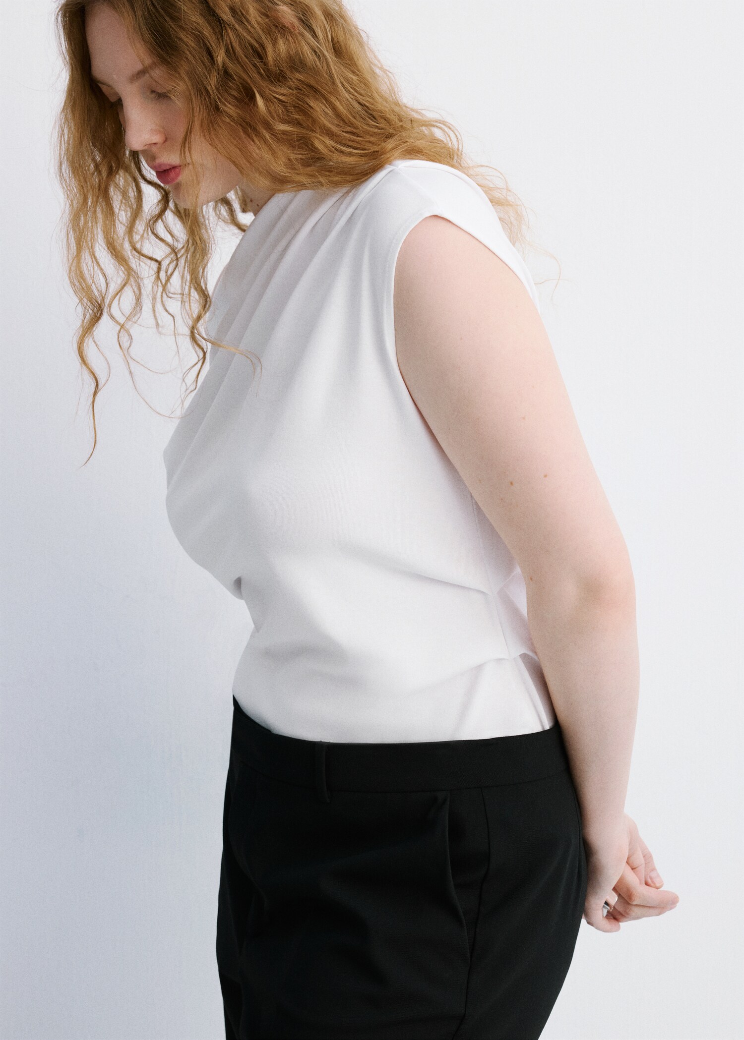Asymmetric ruched top - Details of the article 5