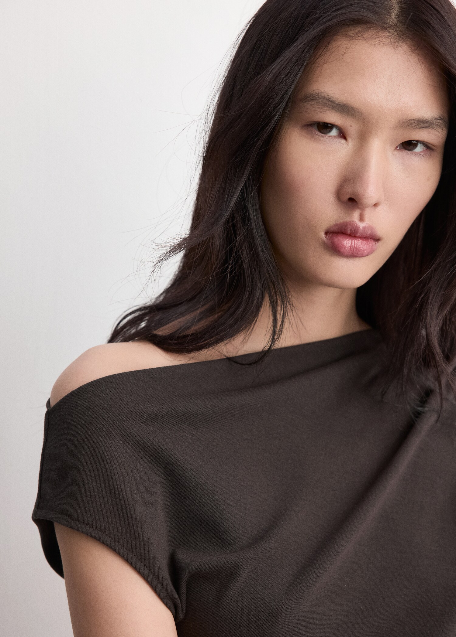 Asymmetric ruched top - Details of the article 1