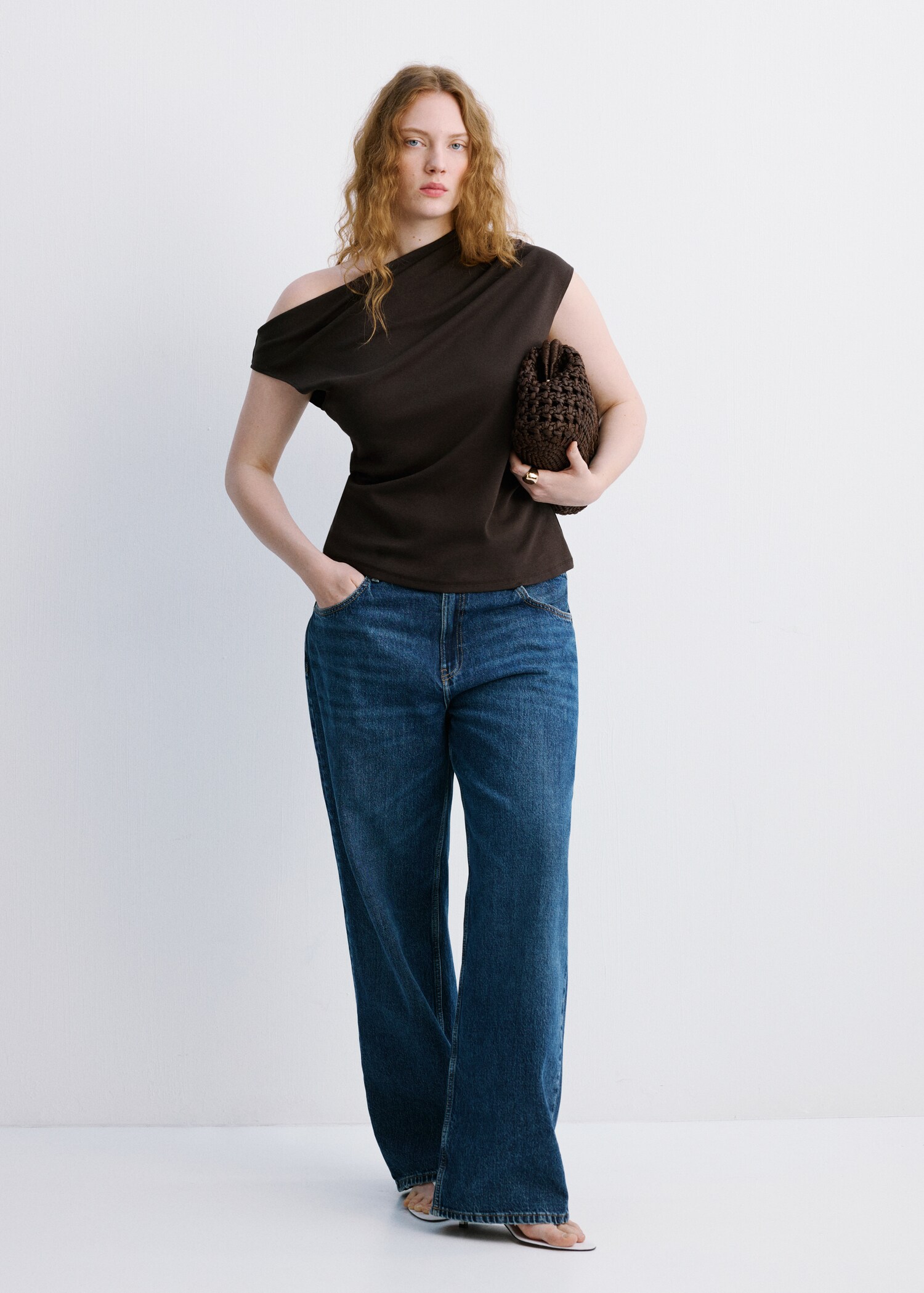 Asymmetric ruched top - Details of the article 3