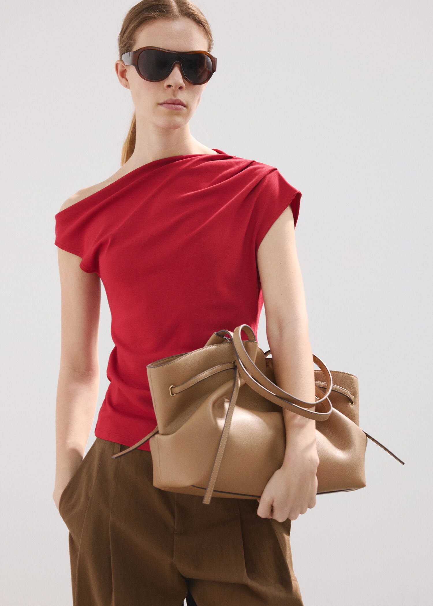 Asymmetric ruched top - Medium plane