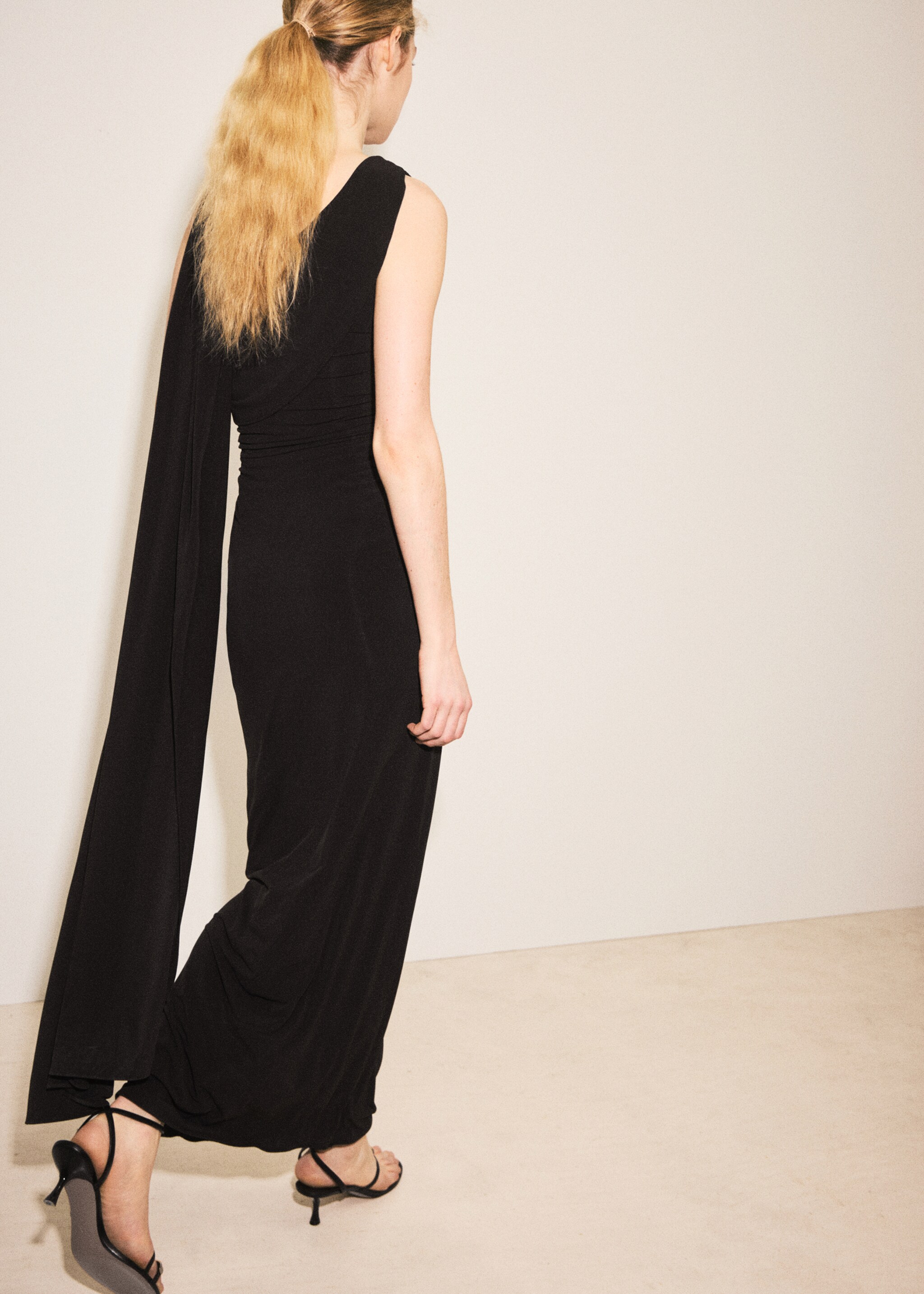 Asymmetrical cape dress - Reverse of the article, Brown. Ref: 27047168-00.