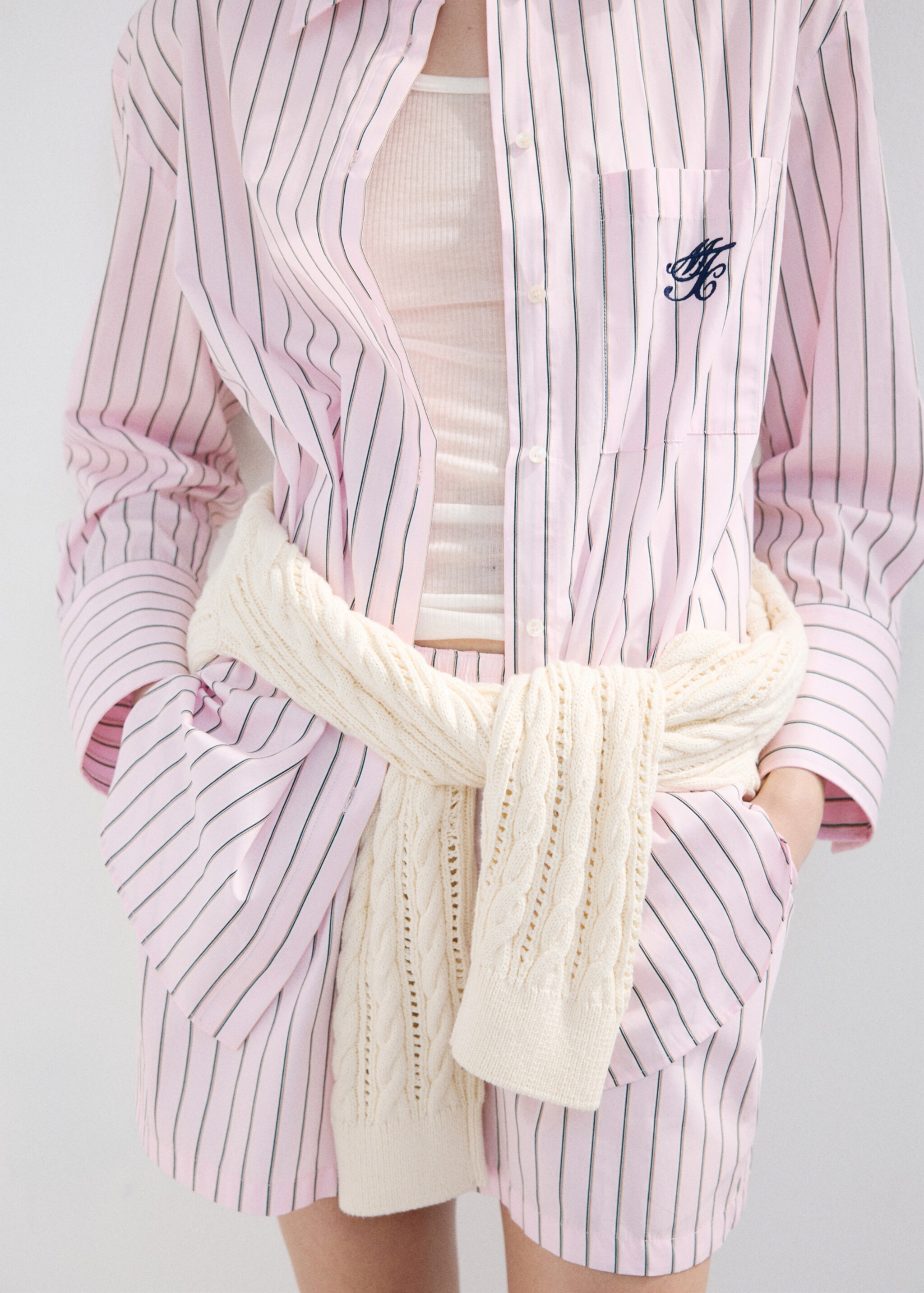 Striped poplin shirt with embroidered message - Details of the article 6, Pastel Pink. Ref: 27047169-00.