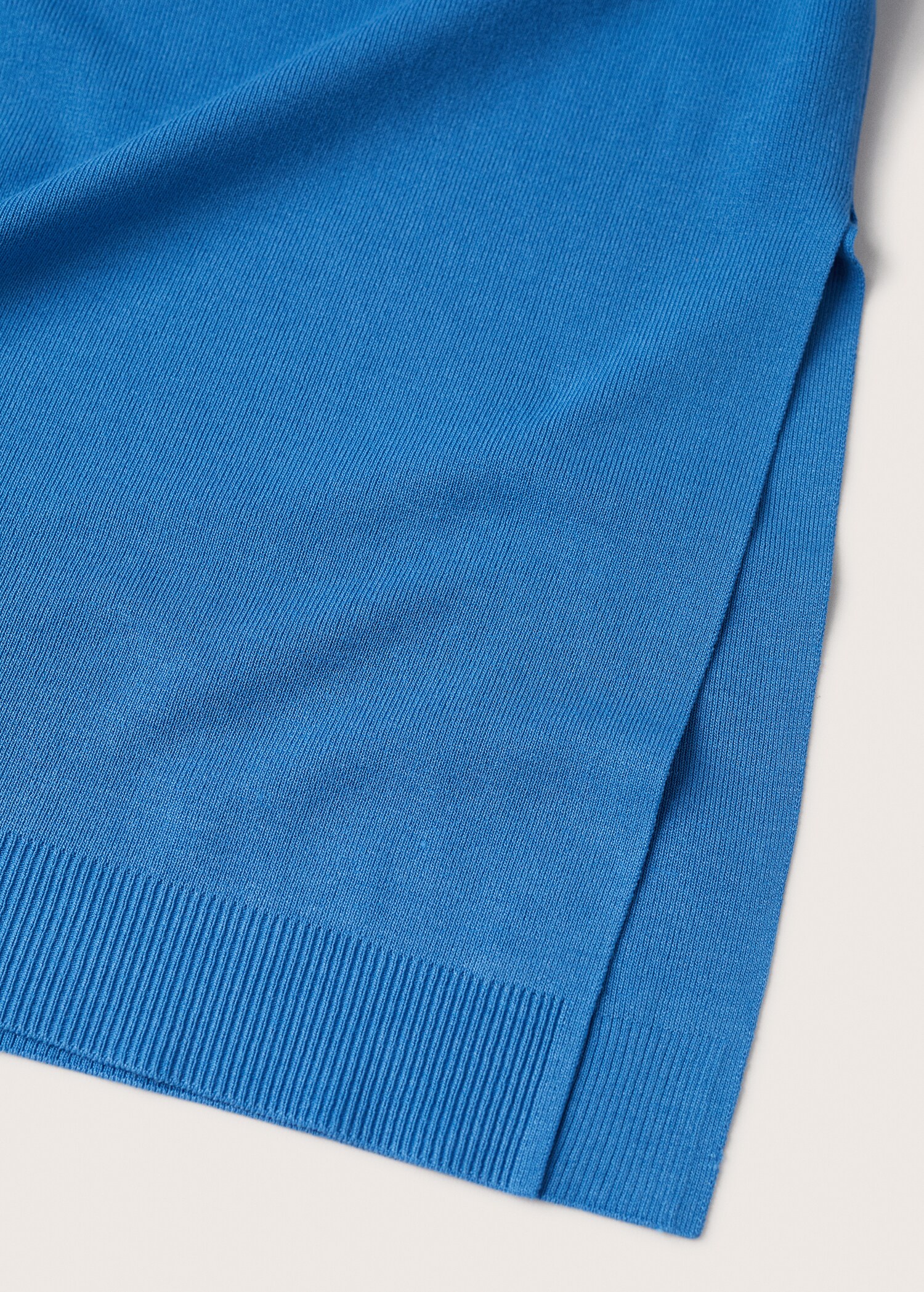 Gilet with side opening - Details of the article 8