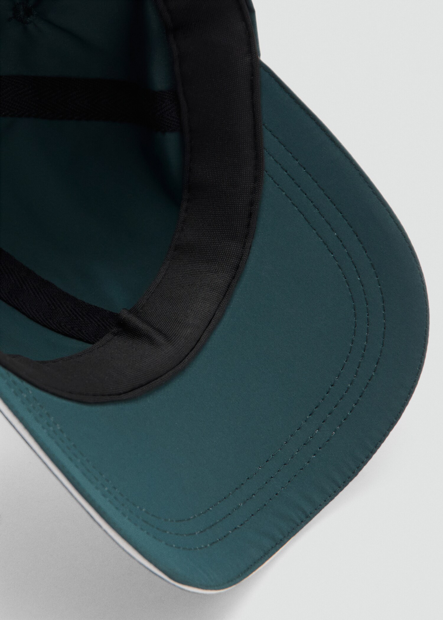 Embroidered cap - Details of the article 3