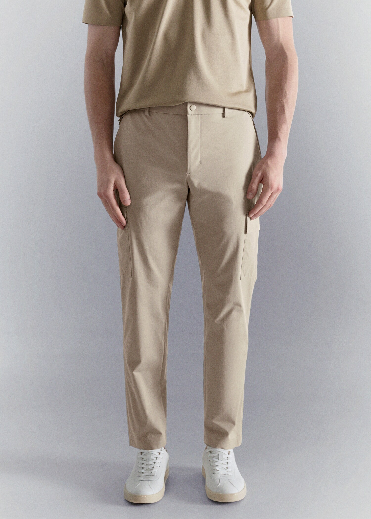 Pantalón cargo slim fit comfort stretch - Plano medio