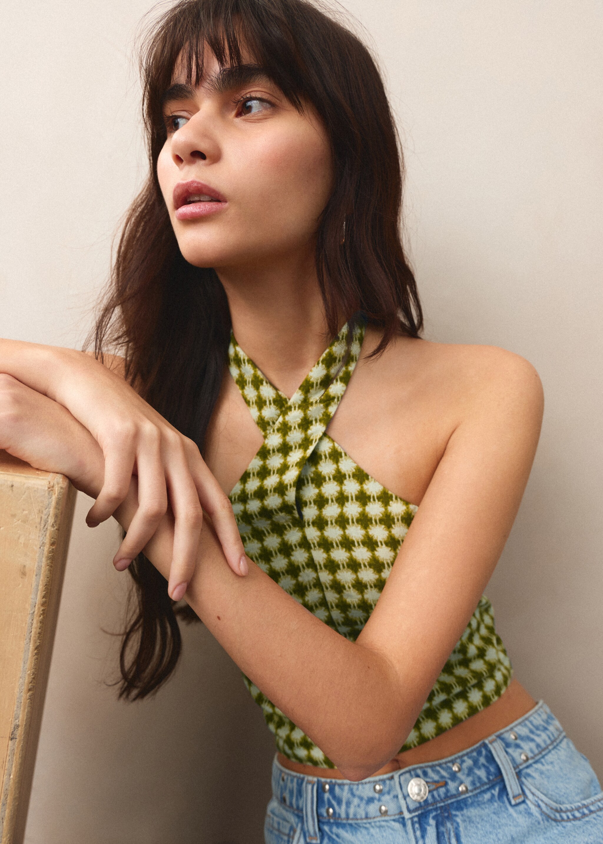 Halter-neck printed top - Details of the article 6, Pastel Green. Ref: 27047903-00.