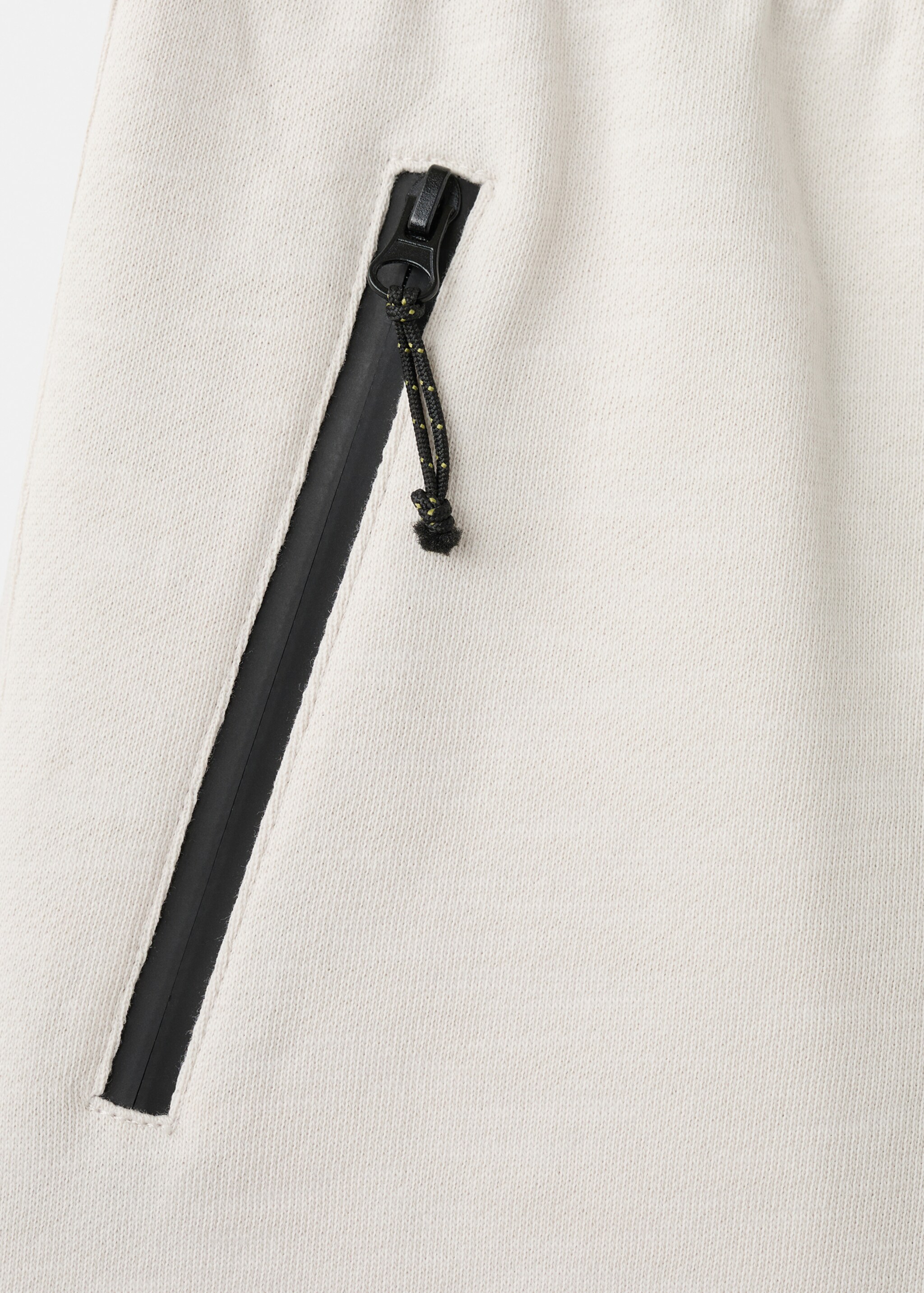 Bermuda shorts with drawstring - Details of the article 0, Ecru. Ref: 27047913-00.