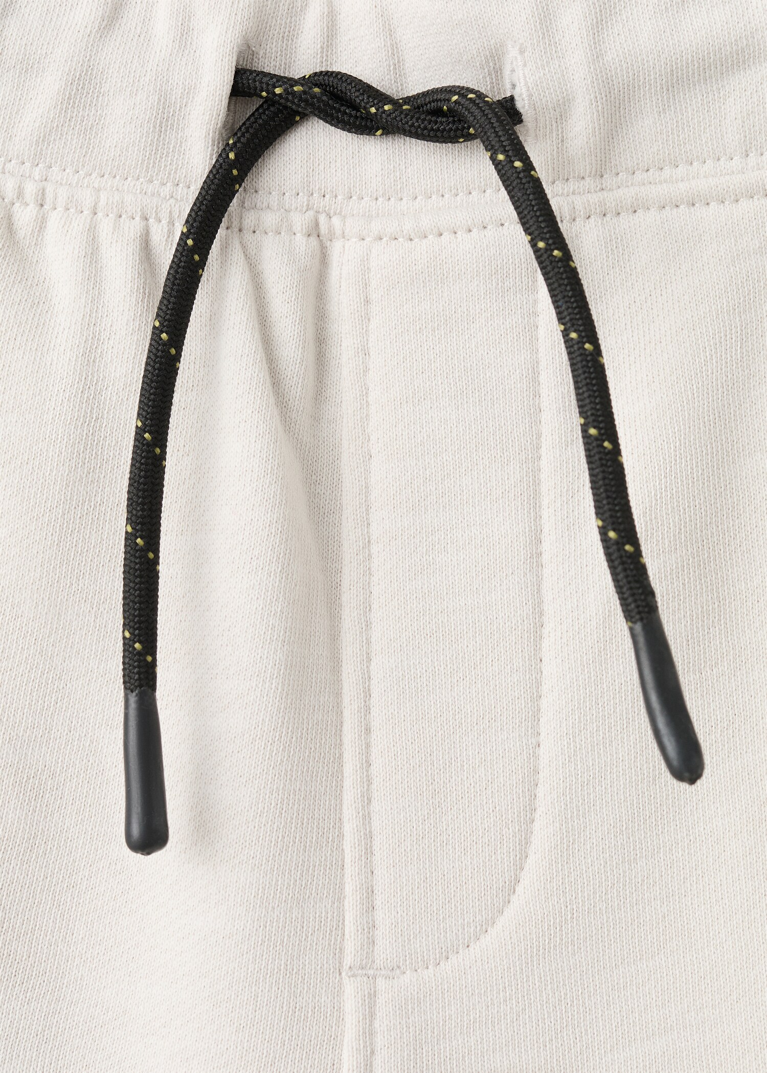 Bermuda shorts with drawstring - Details of the article 8