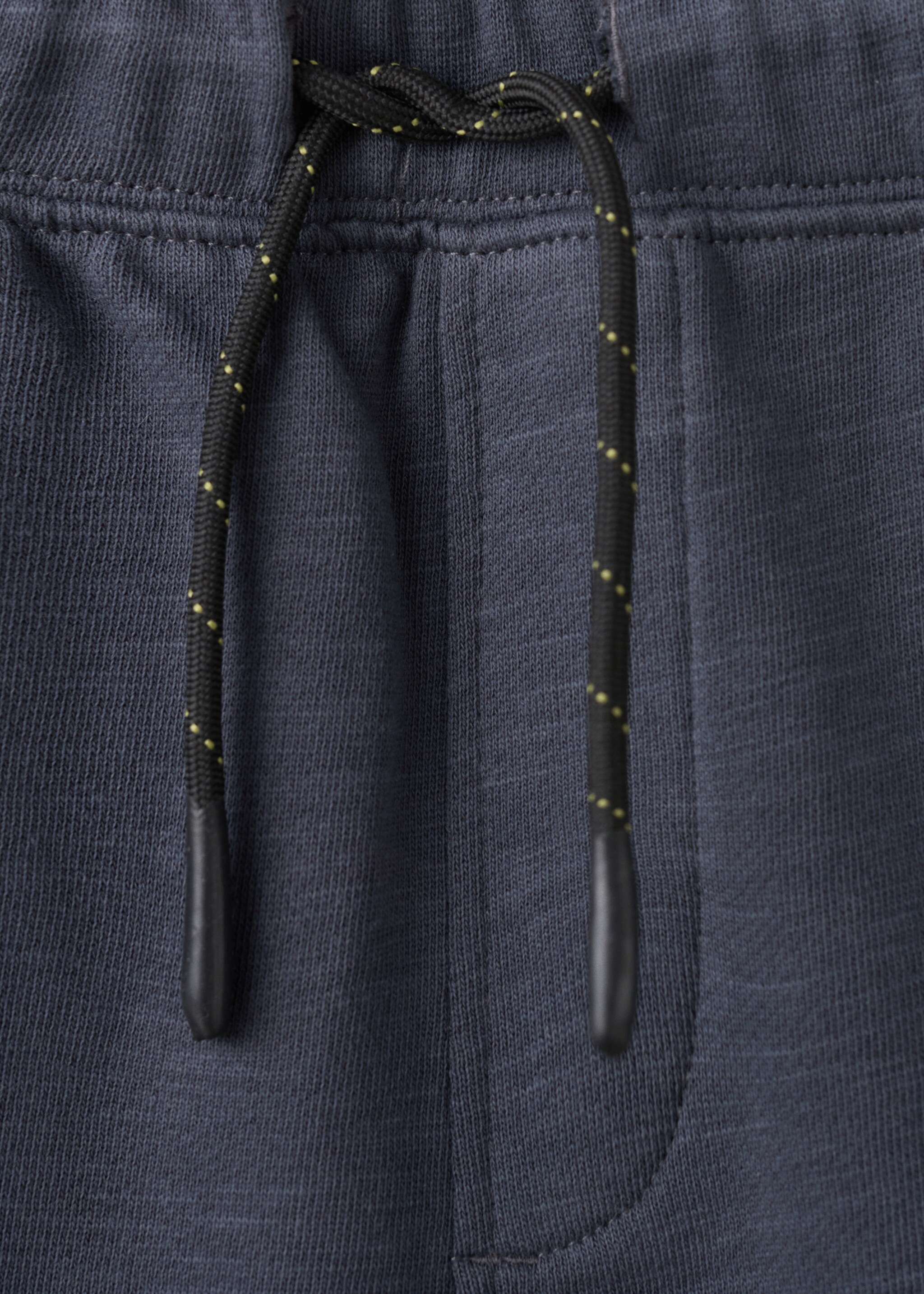 Bermuda shorts with drawstring - Details of the article 8, Charcoal. Ref: 27047913-00.