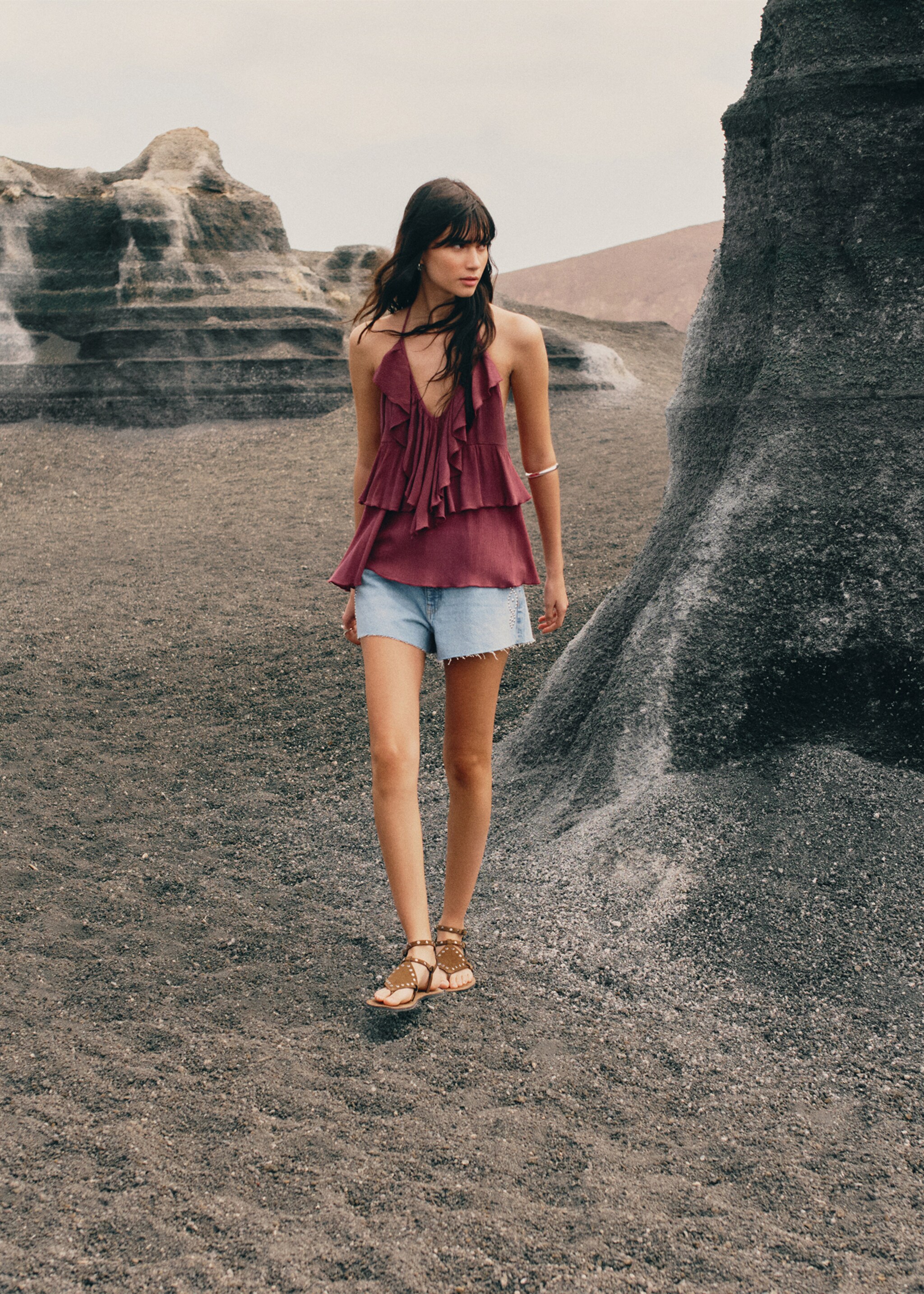 Halter neck ruffled top - Details of the article 5, Pastel Pink. Ref: 27047915-00.