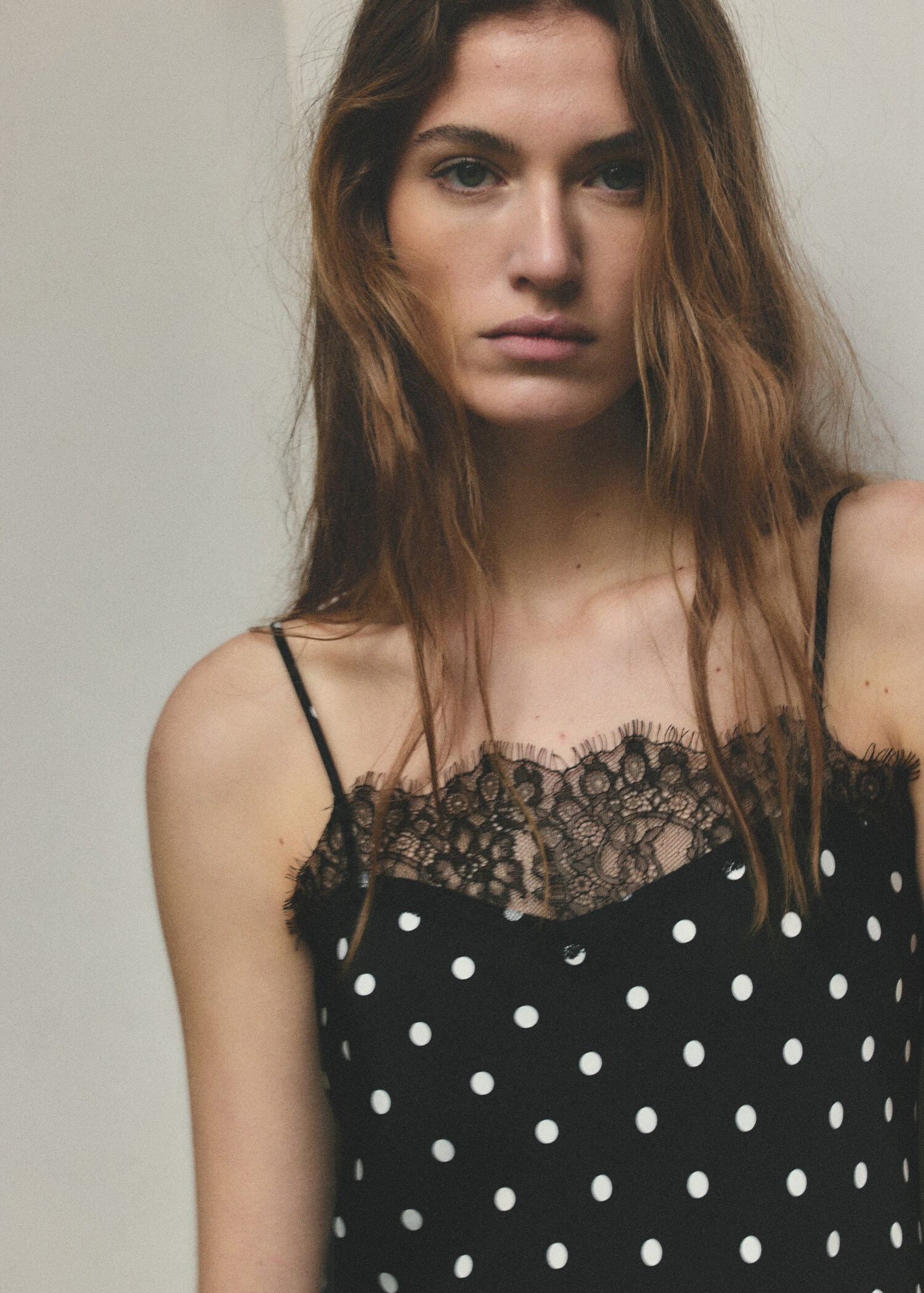 Top long en dentelle à pois - Détail de l'article 1