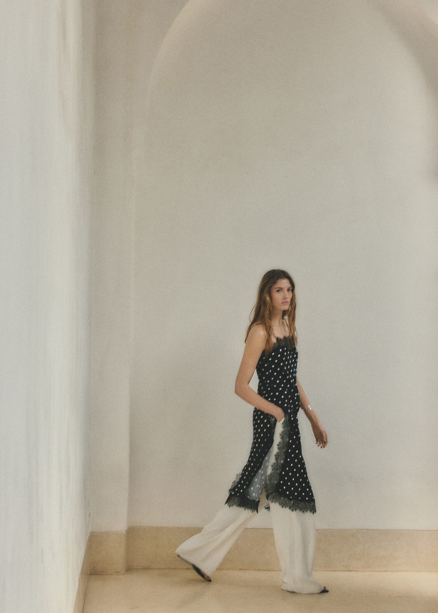 Top long en dentelle à pois - Détail de l'article 2