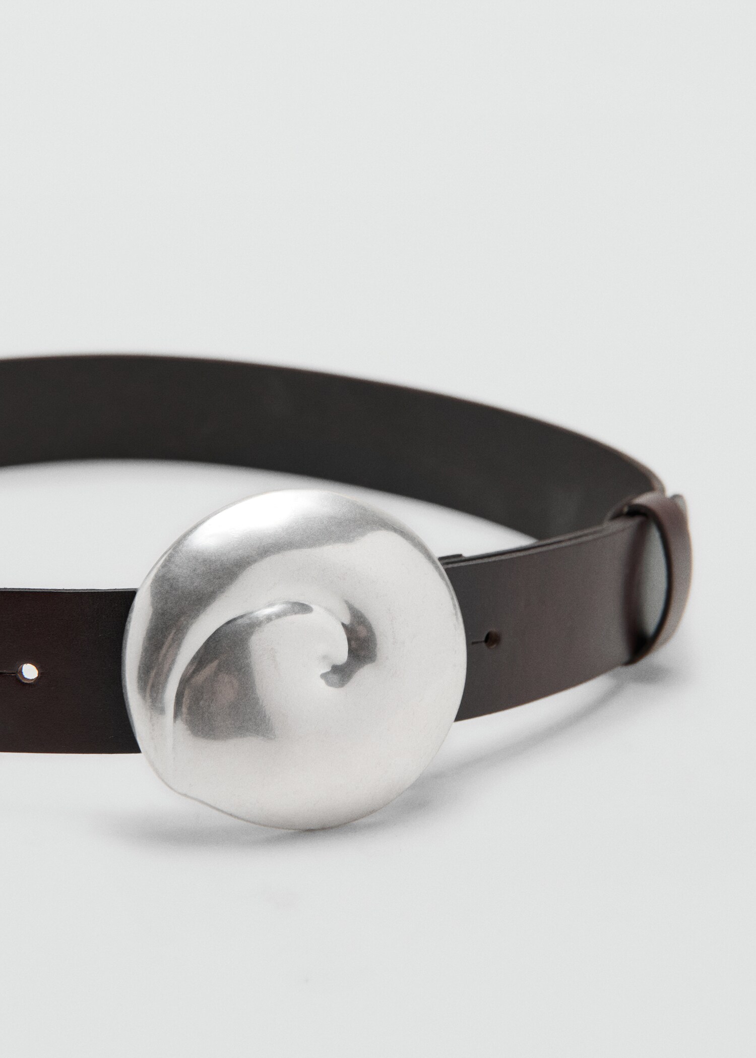 Leather belt with a shell buckle - Medium plane