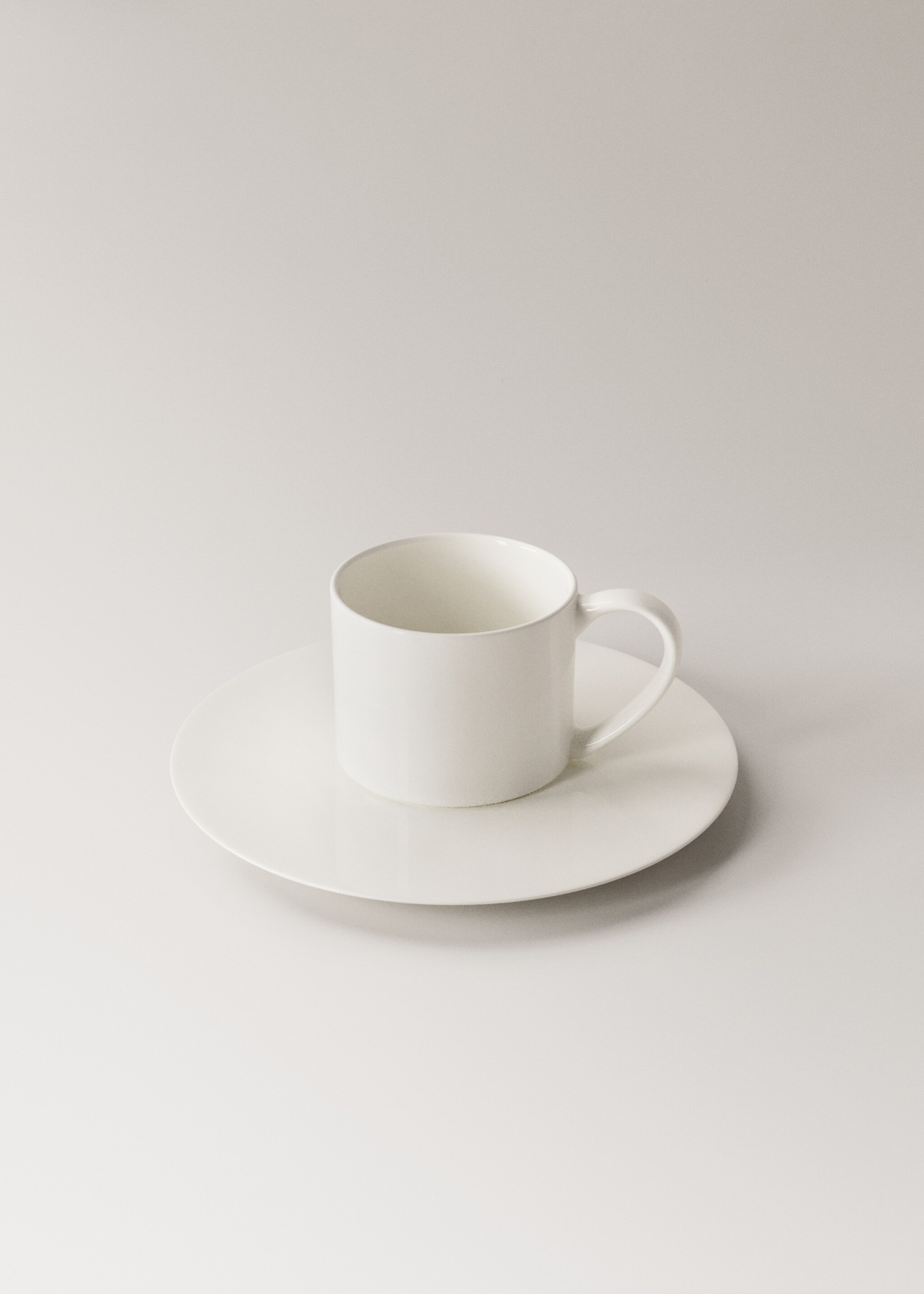 Κούπα και πιατάκι τσαγιού Bone China Ultralight - Λεπτομέρεια του προϊόντος 1, Λευκό. Ref: 27051168-00.