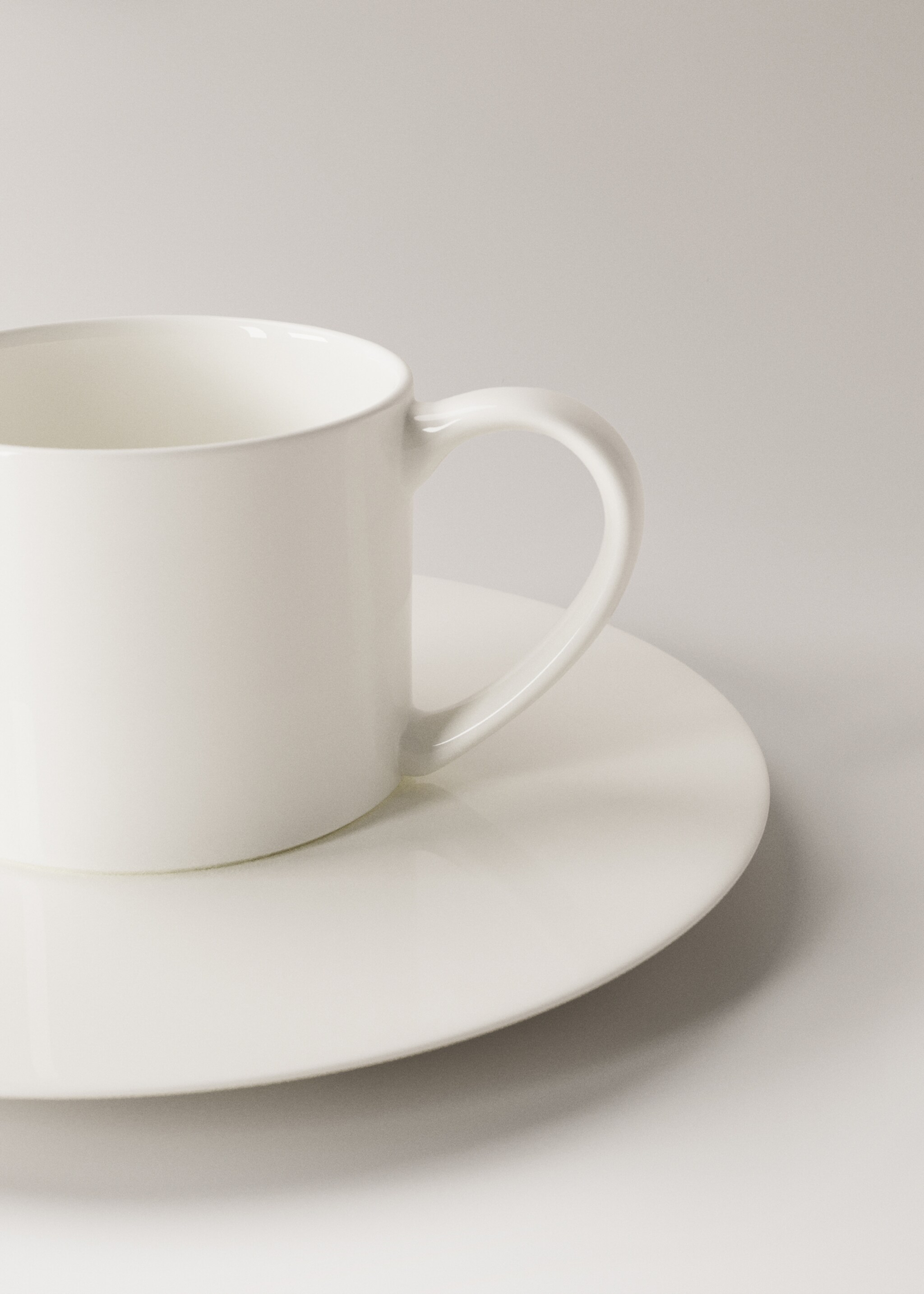 Κούπα και πιατάκι τσαγιού Bone China Ultralight - Λεπτομέρεια του προϊόντος 2, Λευκό. Ref: 27051168-00.