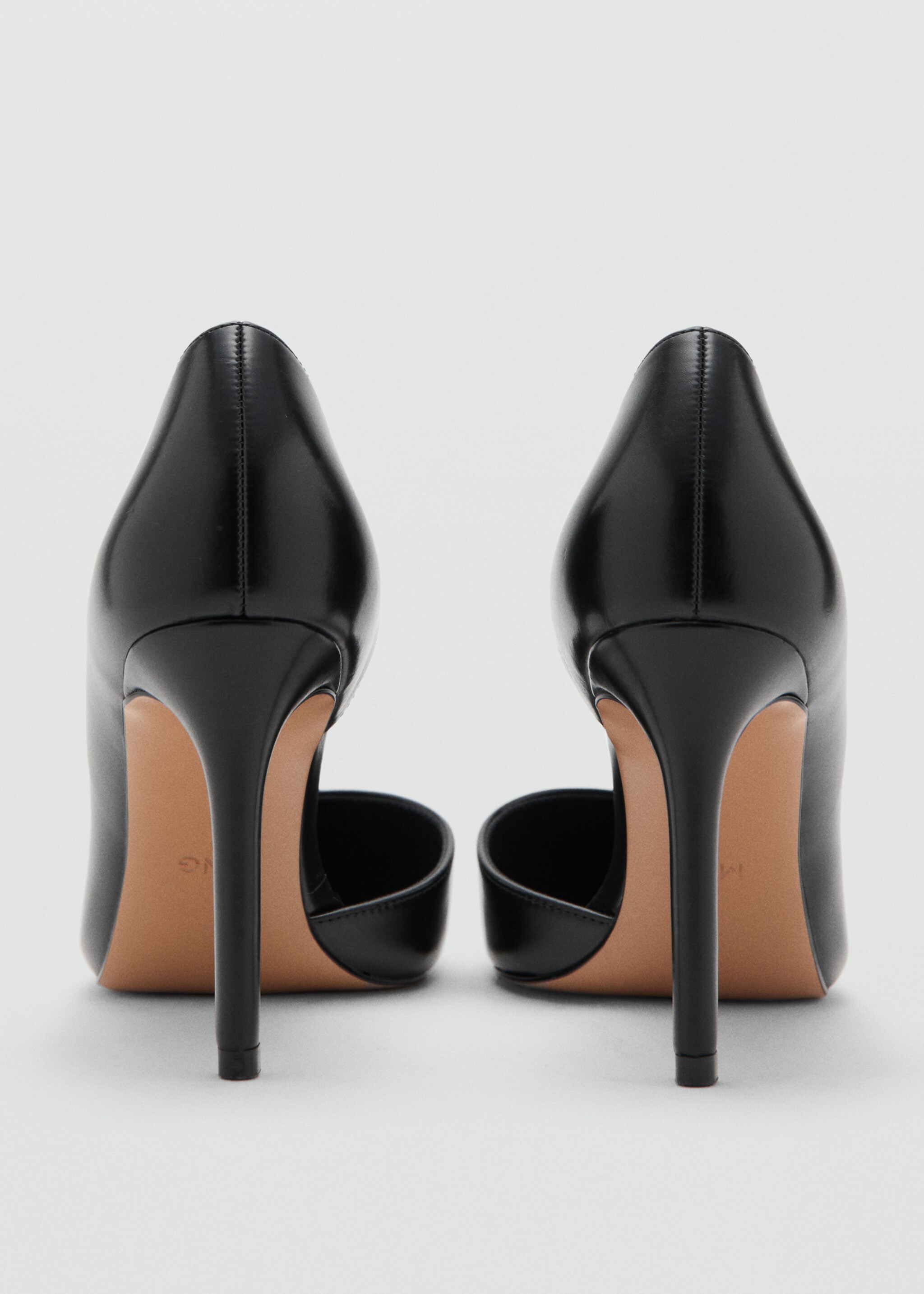 Asymmetrical heeled shoes - Details of the article 1, Black. Ref: 27051169-00.