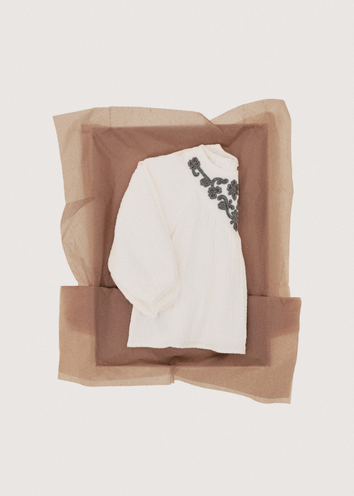 Blouse met kralenborduursel - Detail van het artikel 7