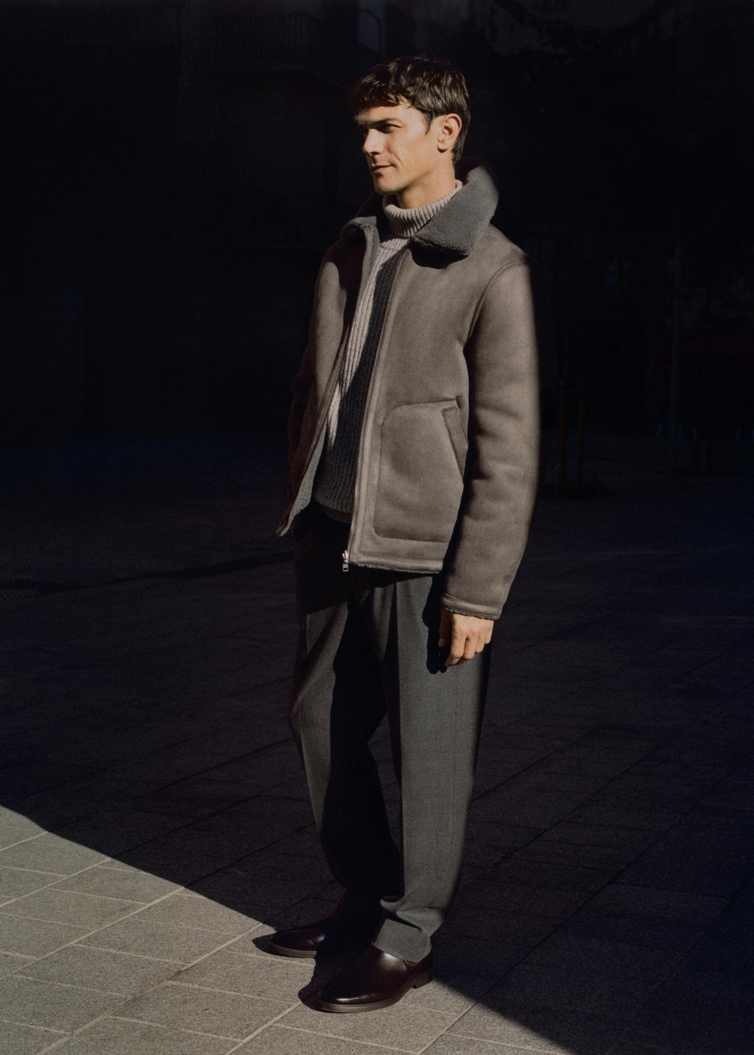 Regular-fit pleated trousers - Details of the article 5