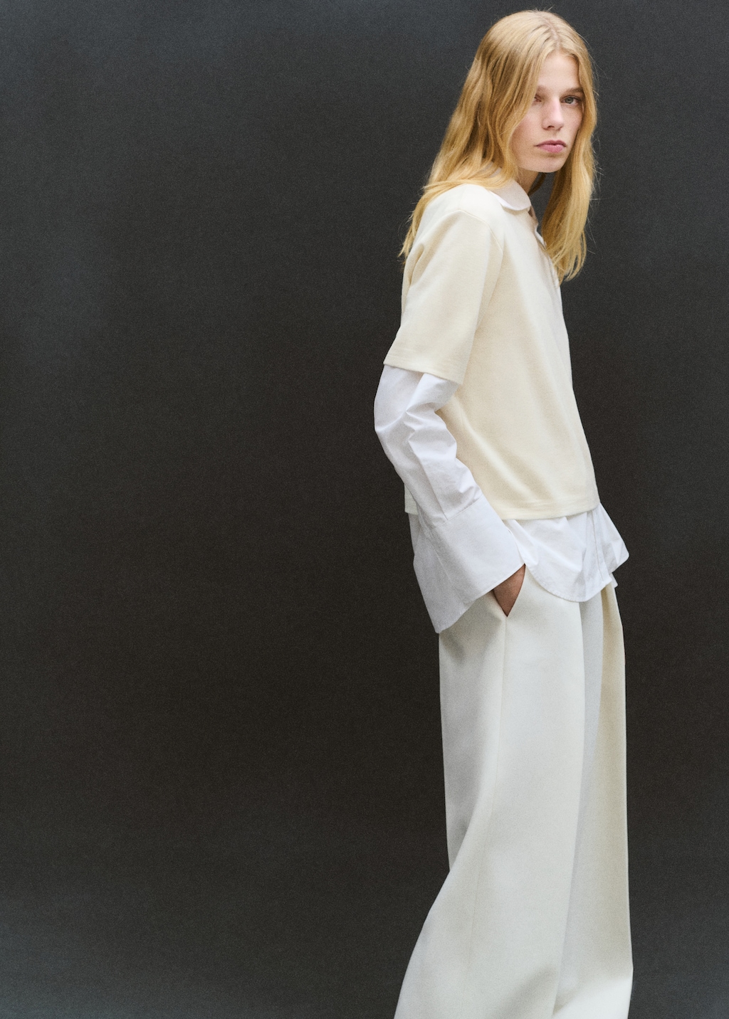 Short-sleeved wool sweater