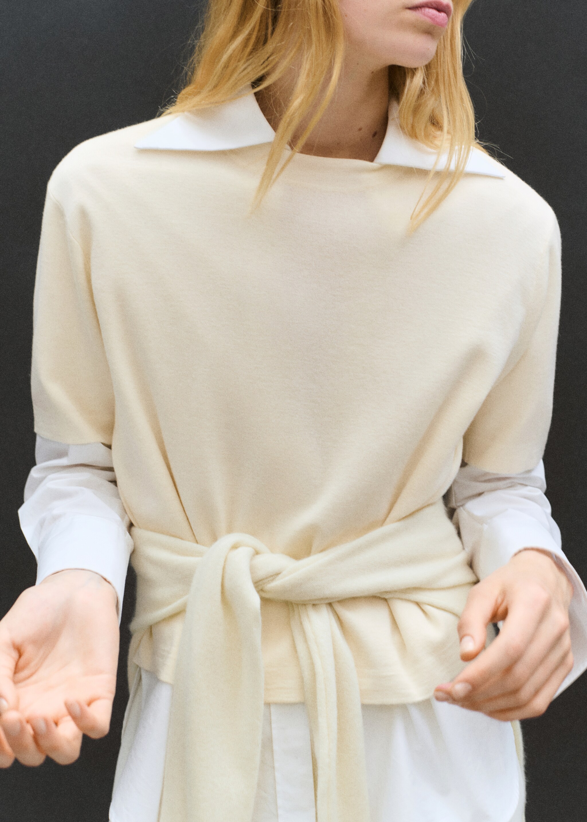 سترة صوفية بأكمام قصيرة - تفاصيل المنتج 6, بيج فاتح. Ref: 27051192-00.