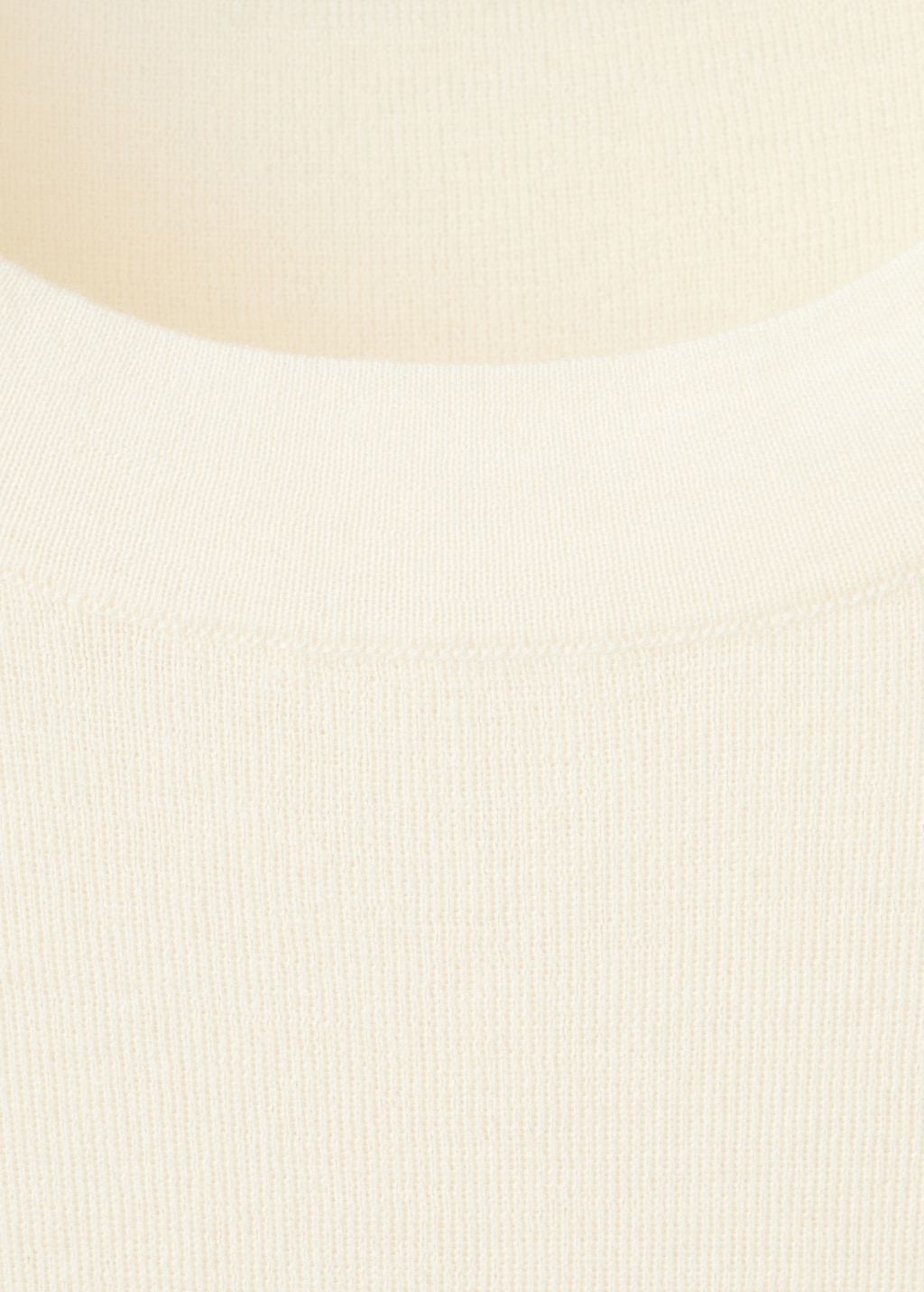 Short-sleeved wool sweater