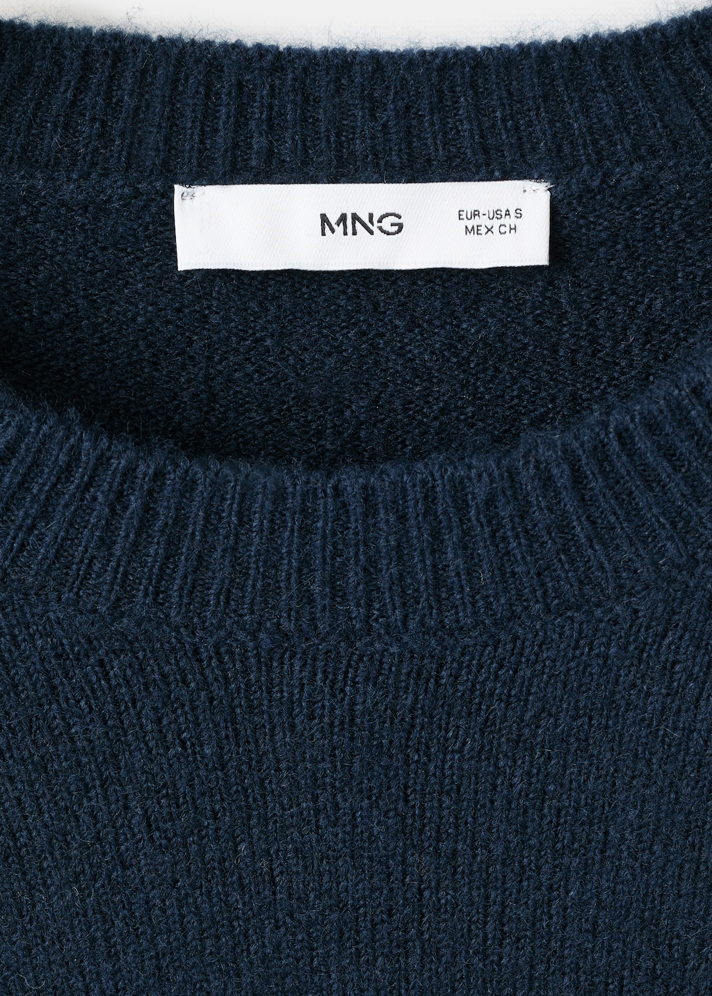 Buttons detail knit sweater