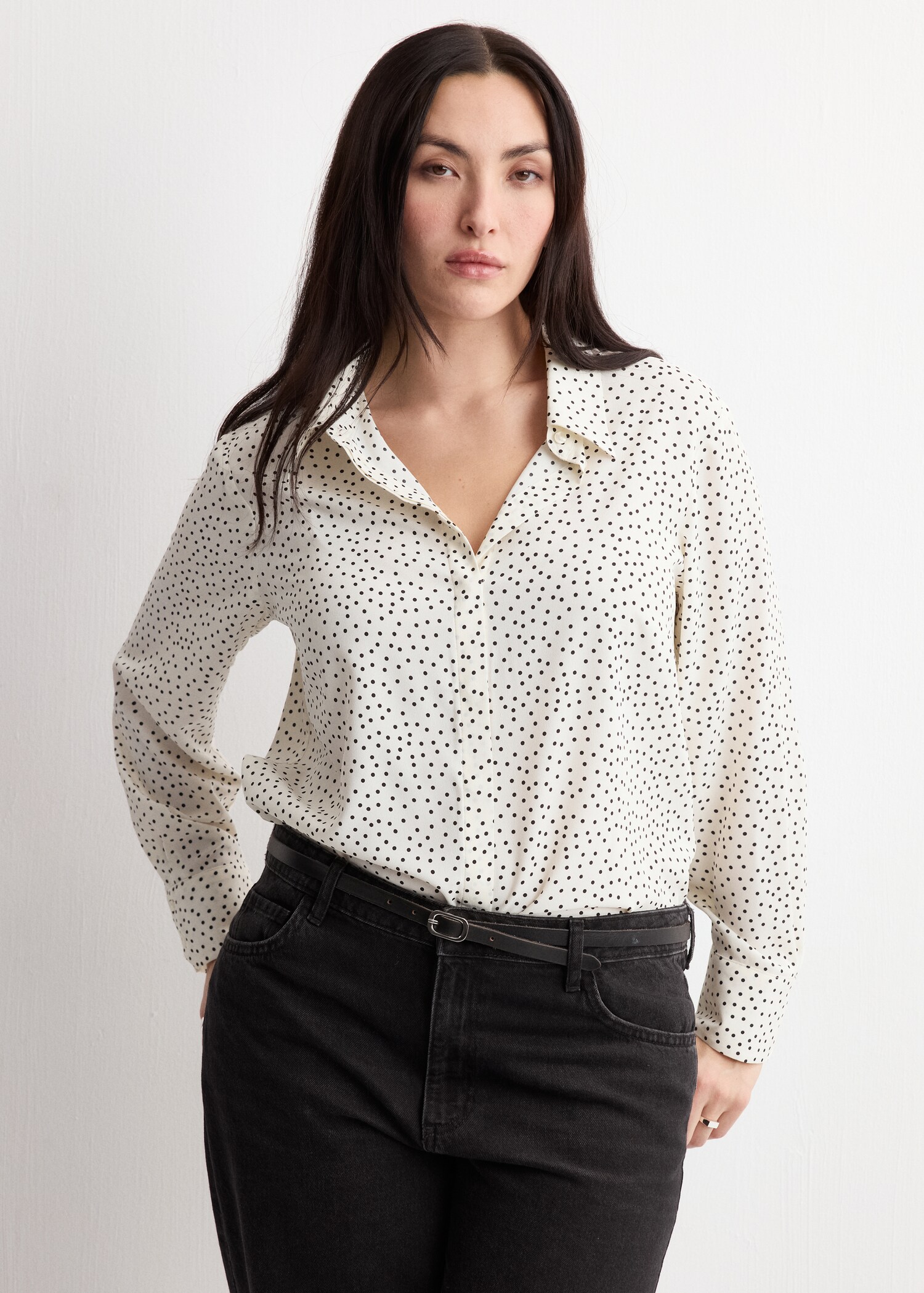 Straight-cut animal-print blouse - Details of the article 5