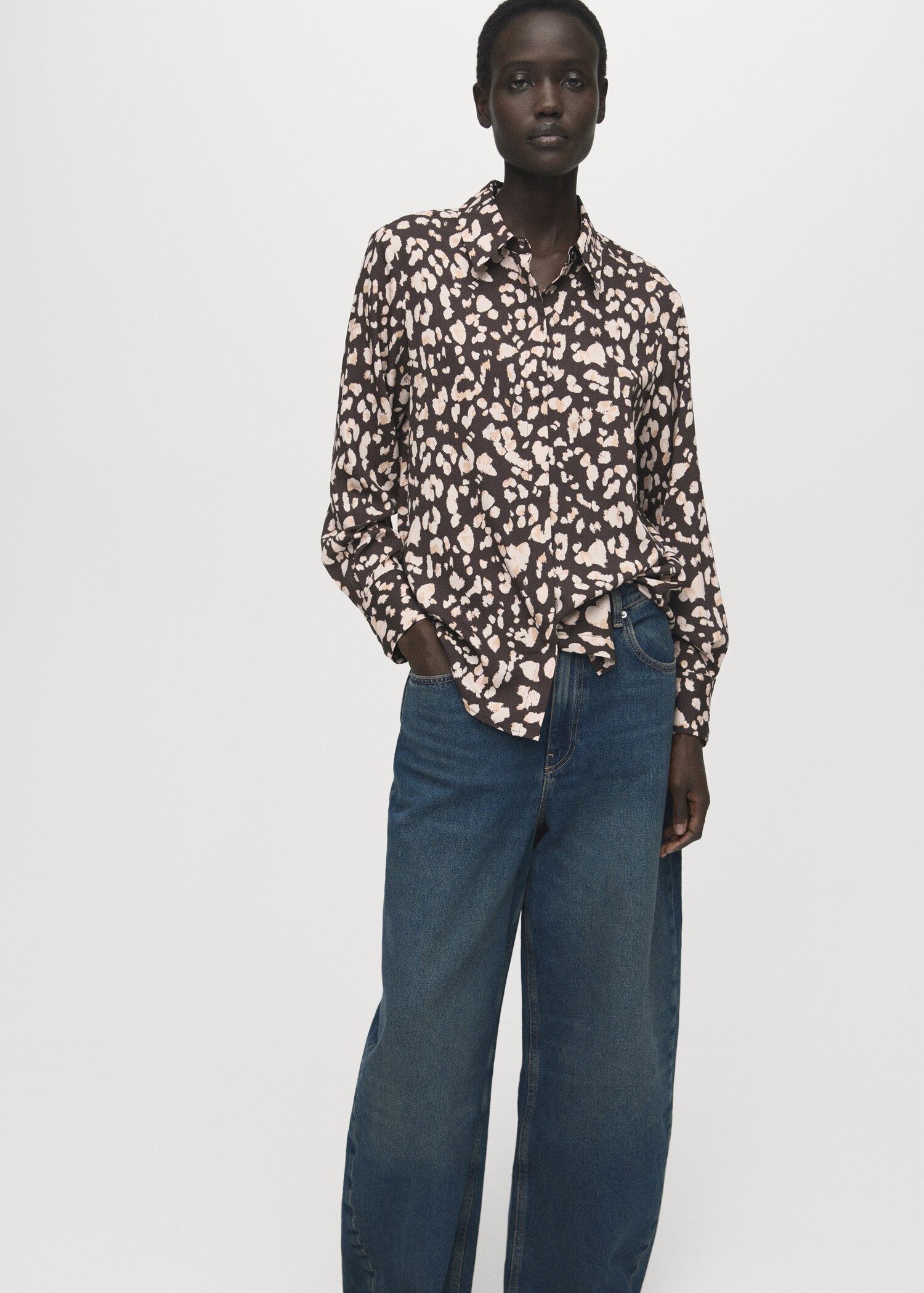 Straight-cut animal-print blouse - Details of the article 1