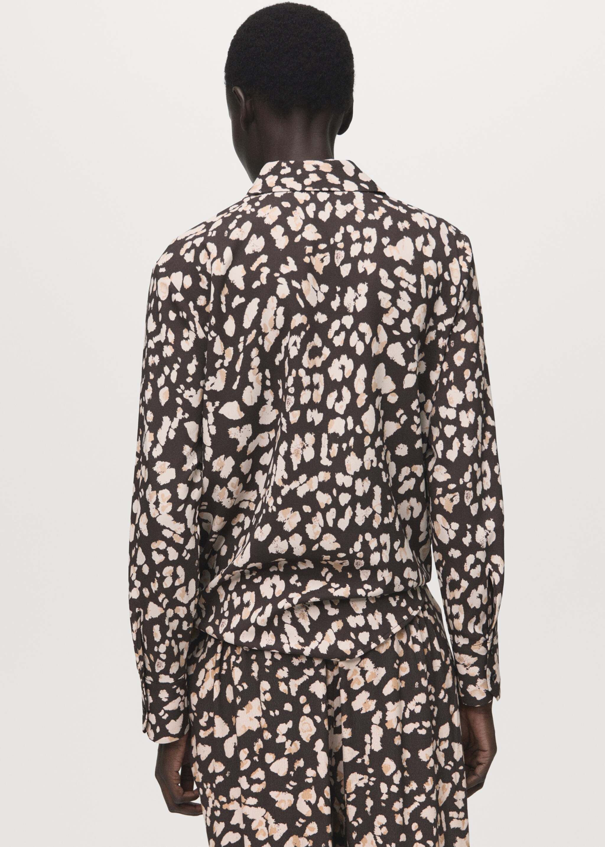 Straight-cut animal-print blouse - Reverse of the article, Brown. Ref: 27051236-00.