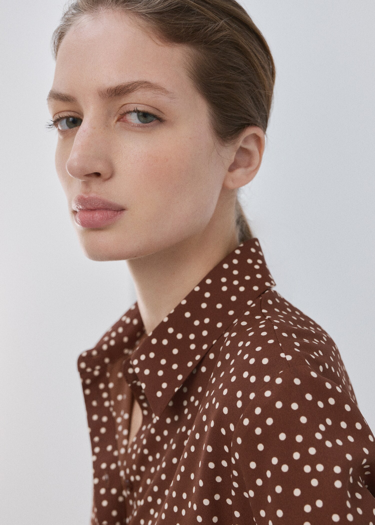 Straight-cut animal-print blouse - Details of the article 1