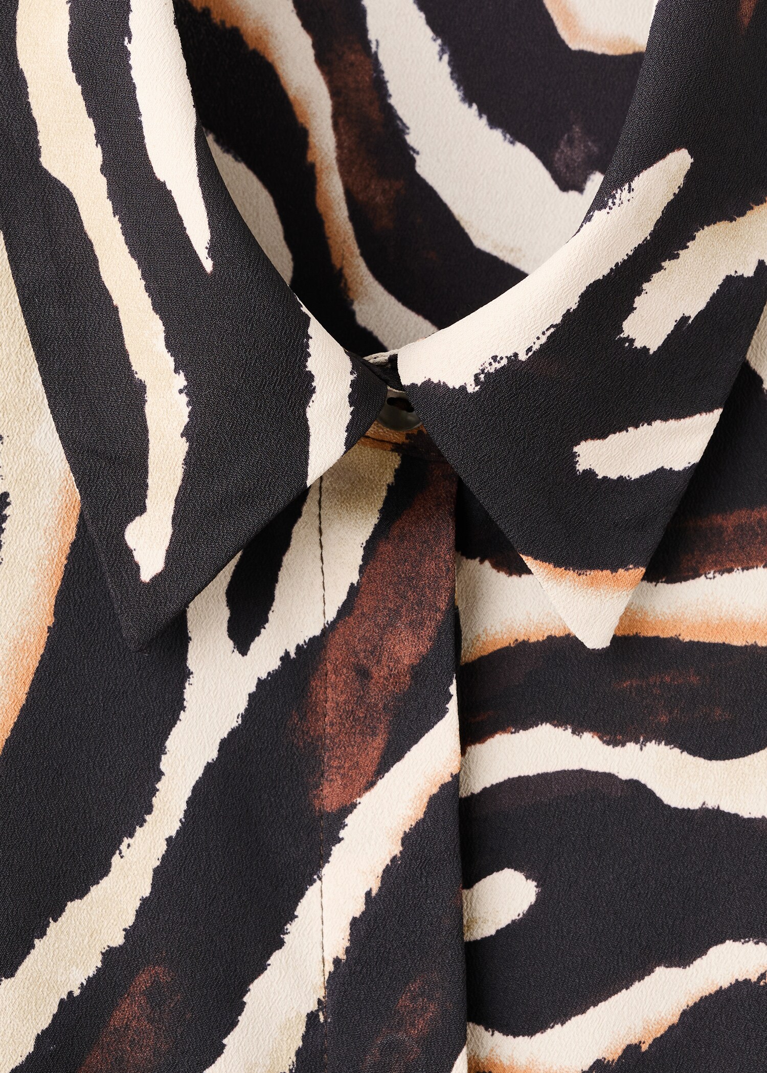 Straight-cut animal-print blouse - Details of the article 8