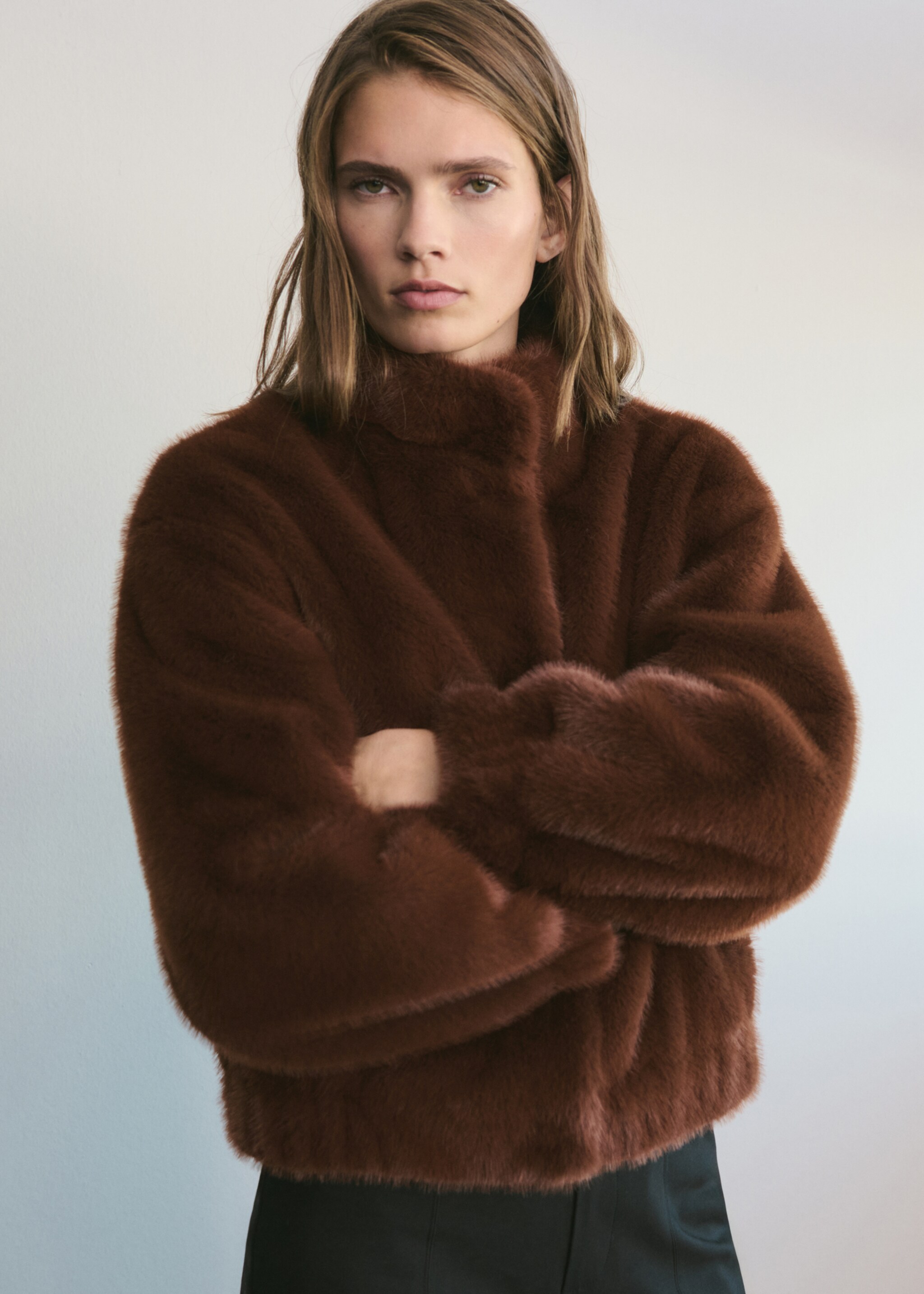 Faux-fur jacket with pockets - Medium plane, Brown. Ref: 27051241-00.